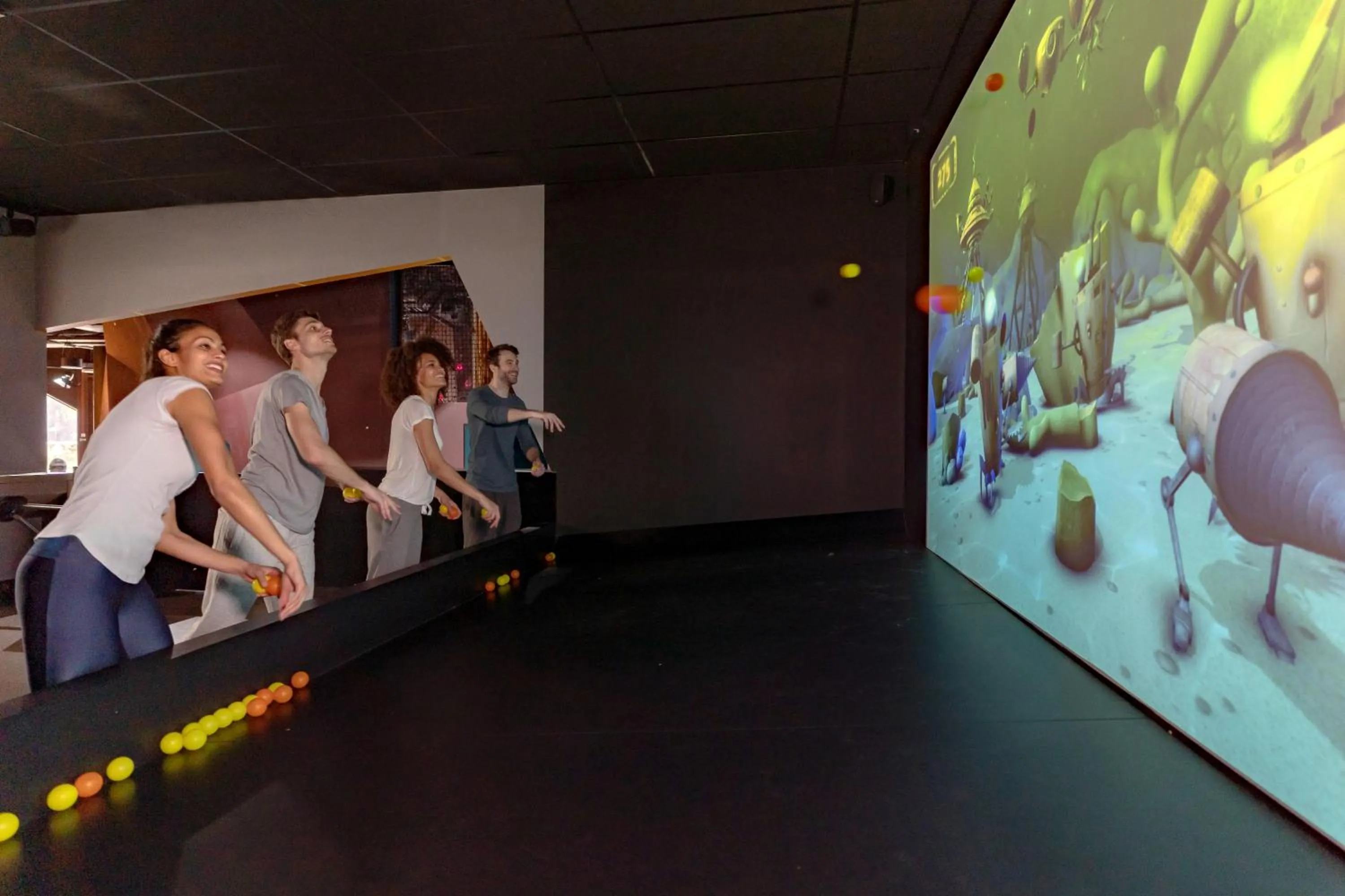 Communal lounge/ TV room in Center Parcs Villages Nature Paris