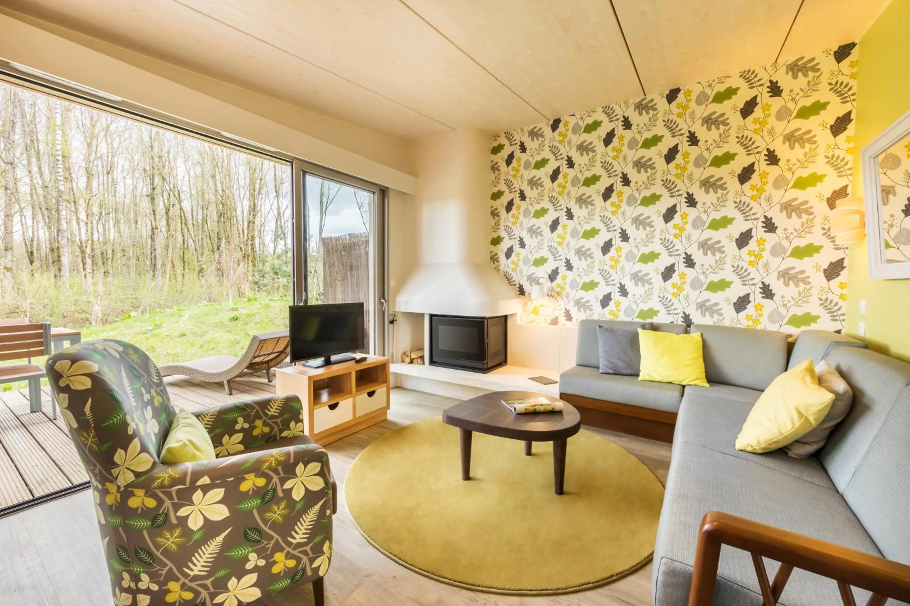 Communal lounge/ TV room in Center Parcs Villages Nature Paris