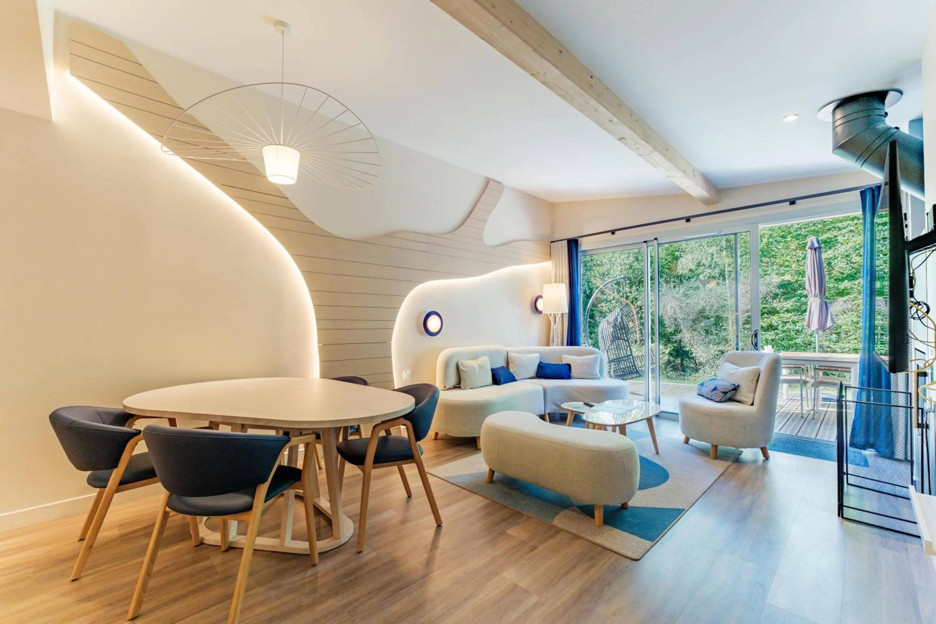 TV and multimedia in Center Parcs Villages Nature Paris