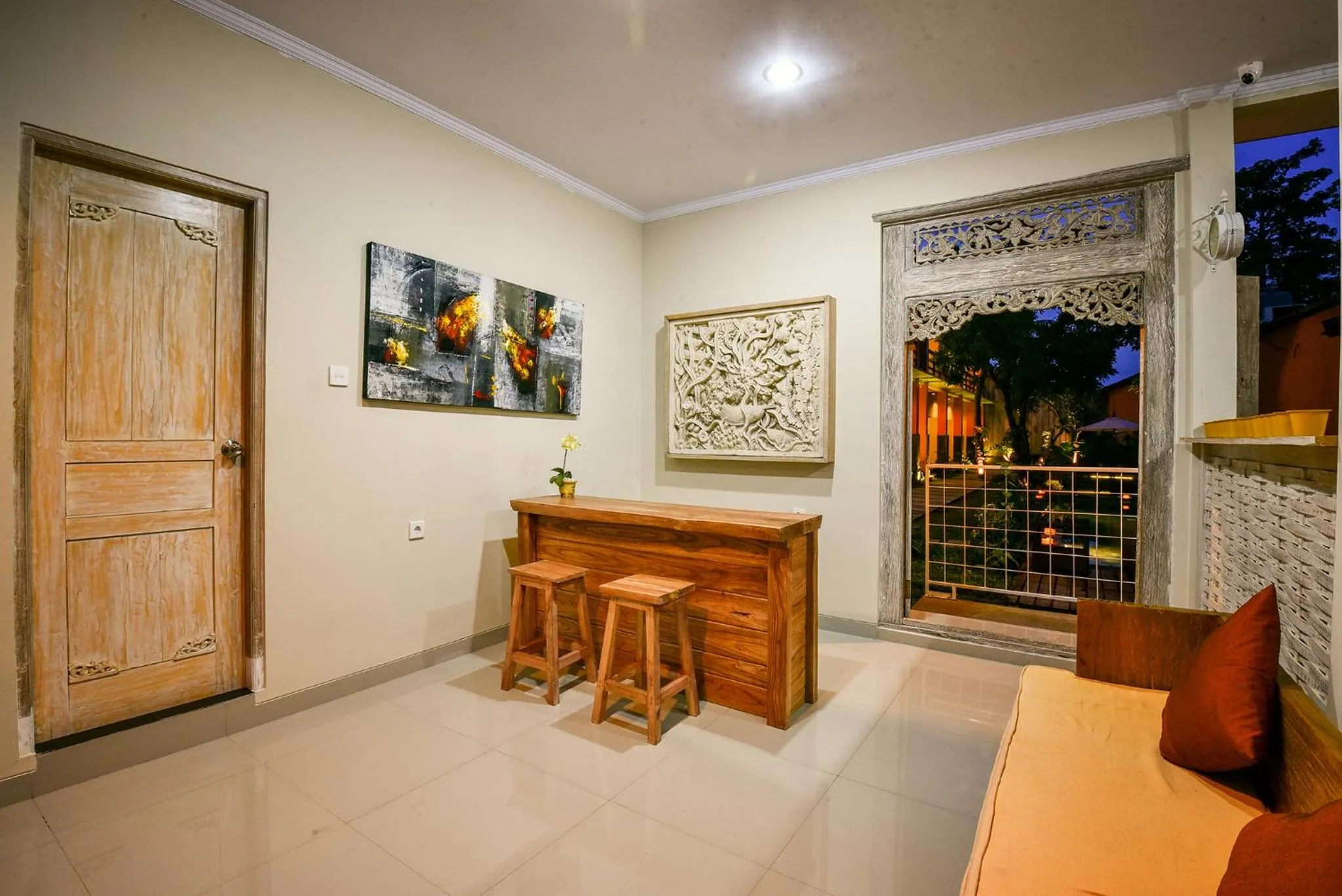 Lobby or reception in The Rani Garden Bed & Breakfast