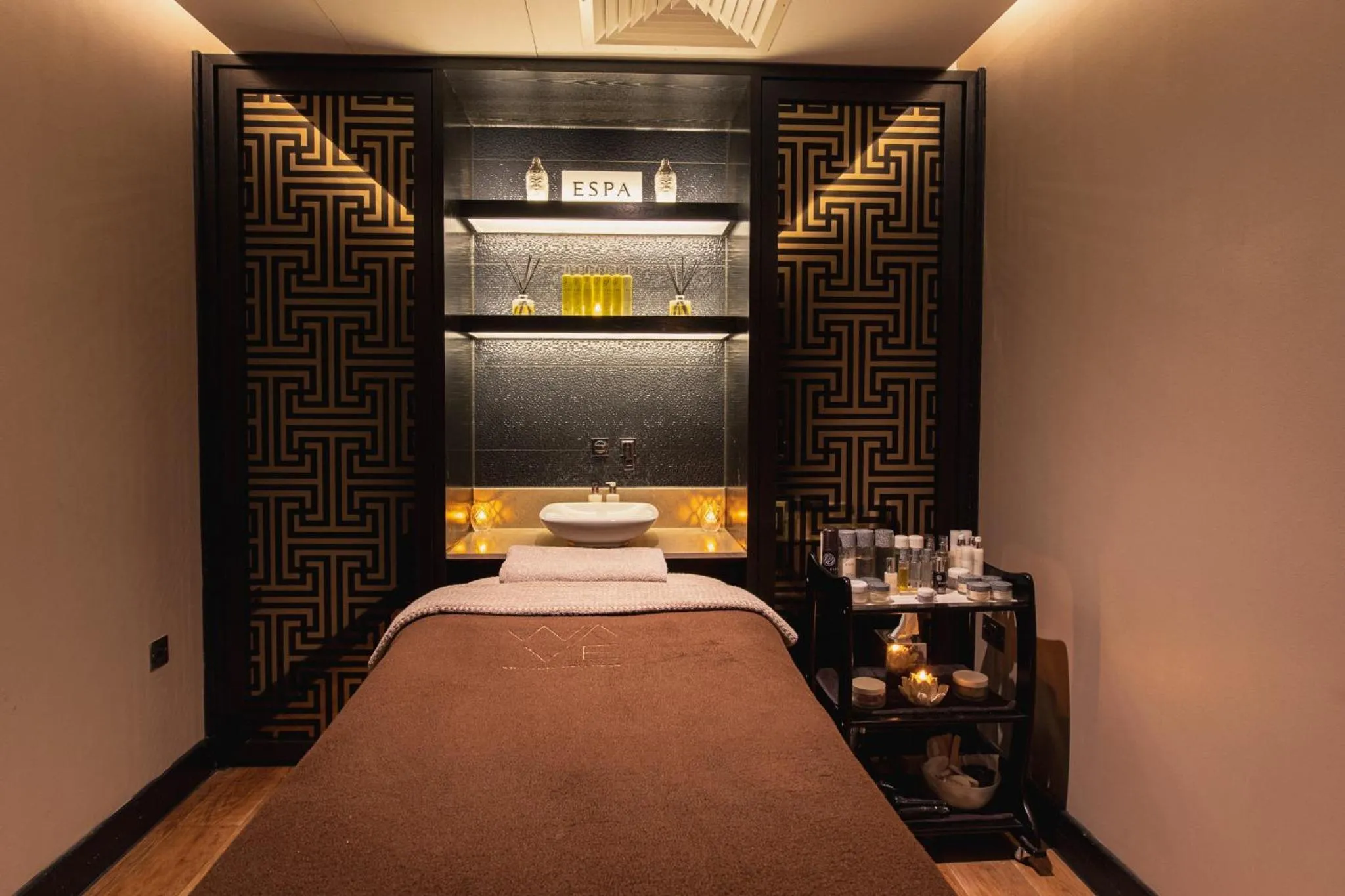 Spa and wellness centre/facilities, Bed in Crowne Plaza Gerrards Cross by IHG