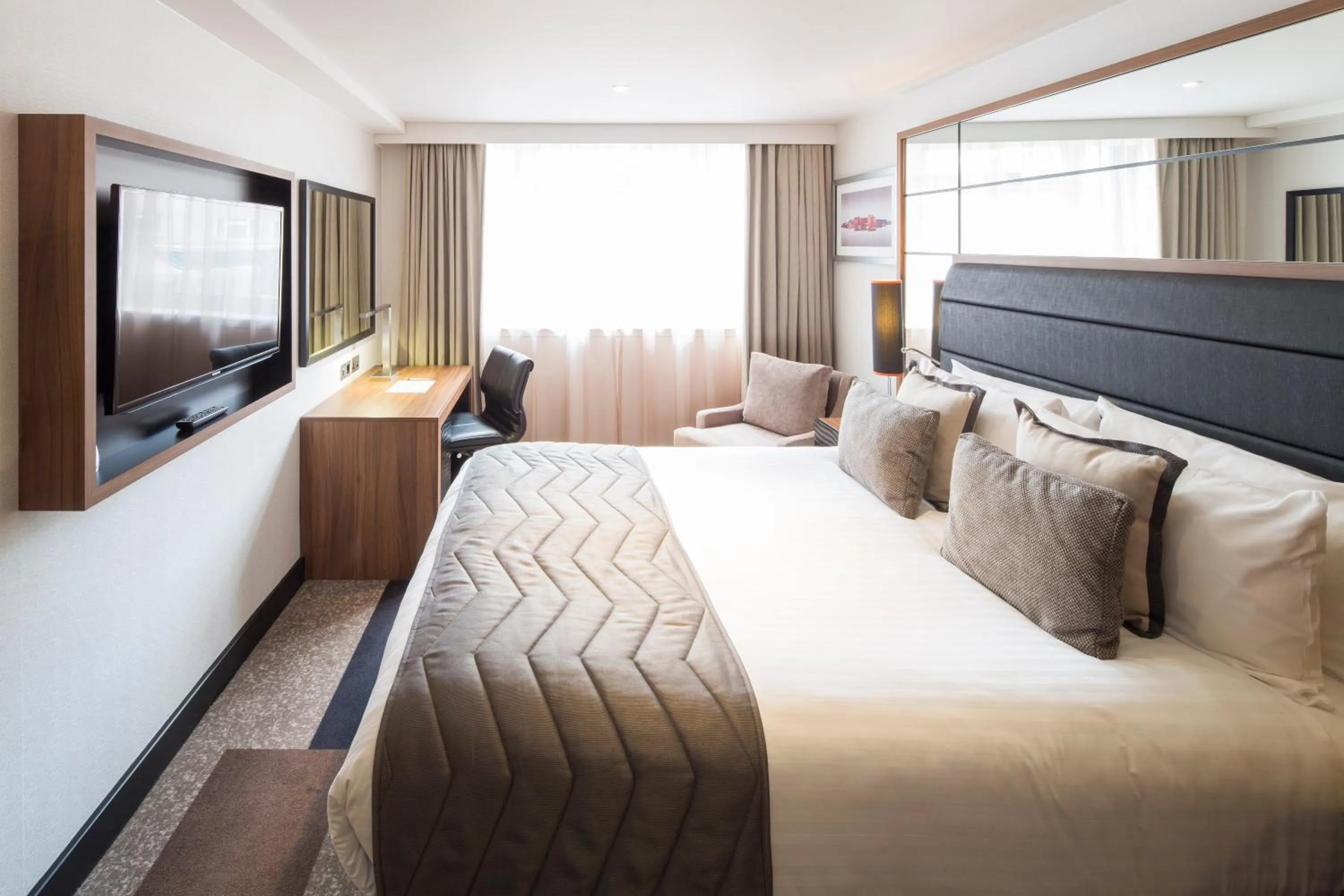 Photo of the whole room, Bed in Crowne Plaza Gerrards Cross by IHG