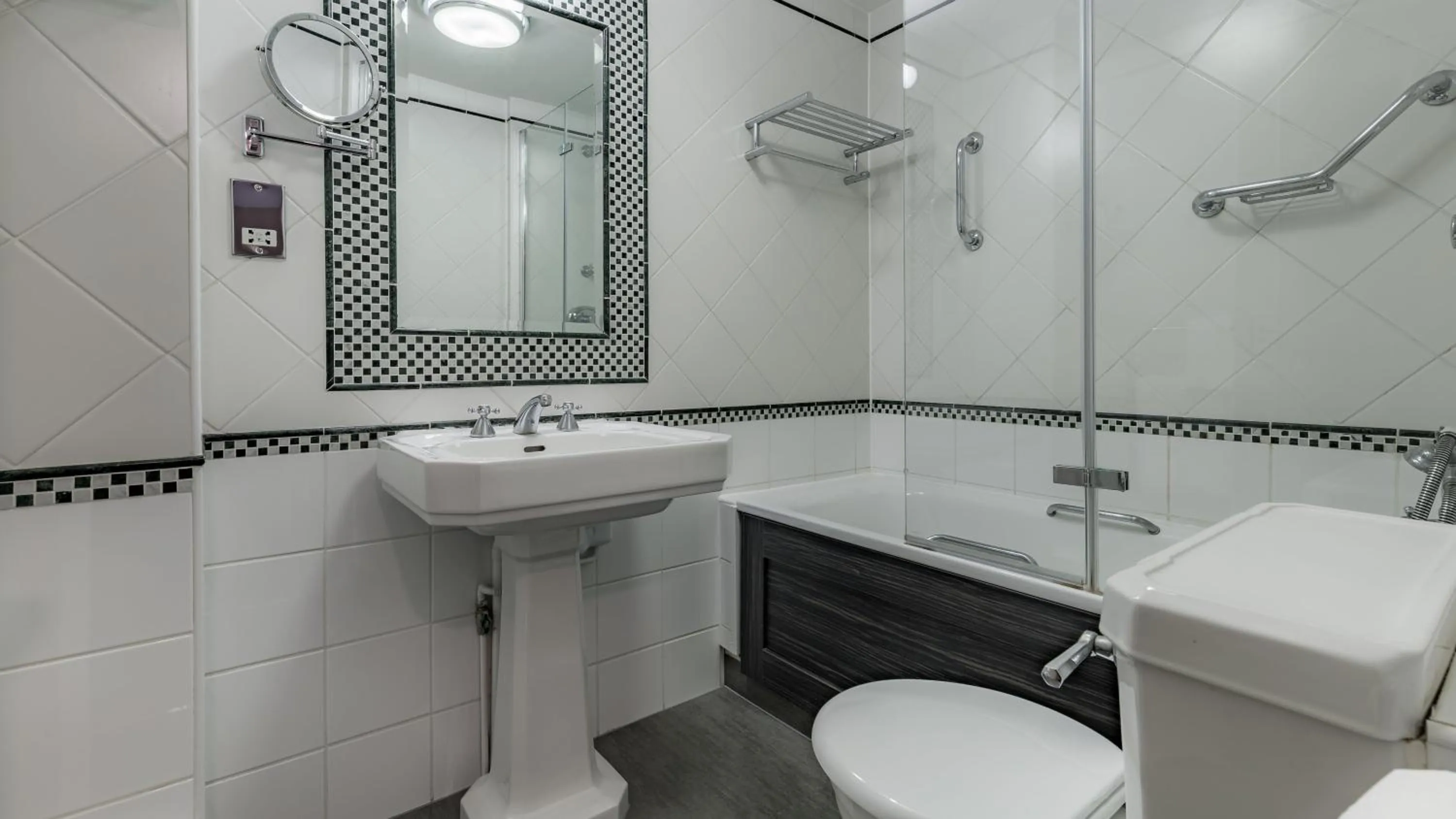 Bathroom in Grand Jersey Hotel and Spa