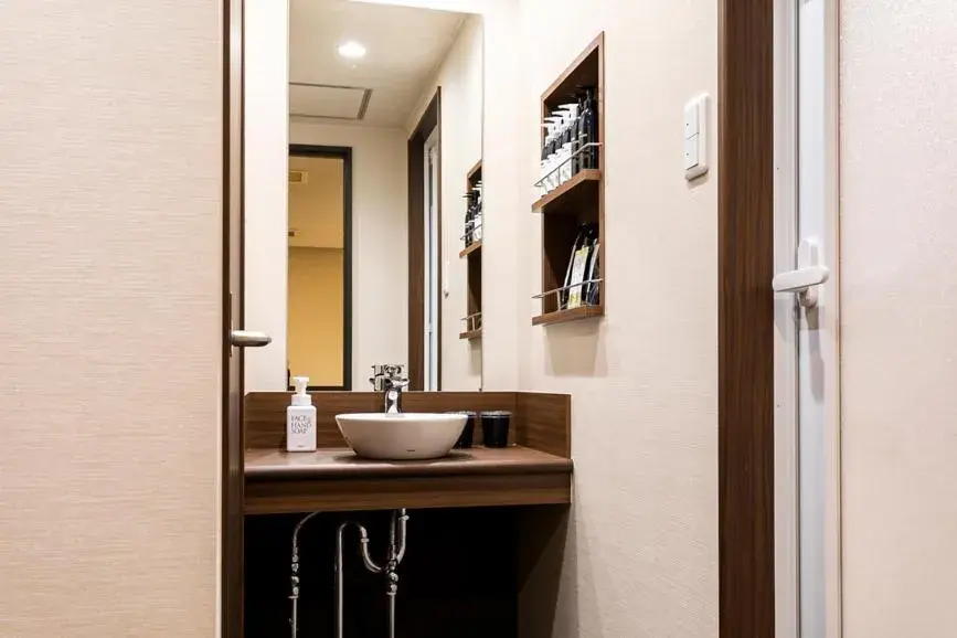 Double Room in Hotel Double Funabashi Double Room in Hotel Double Funabashi
