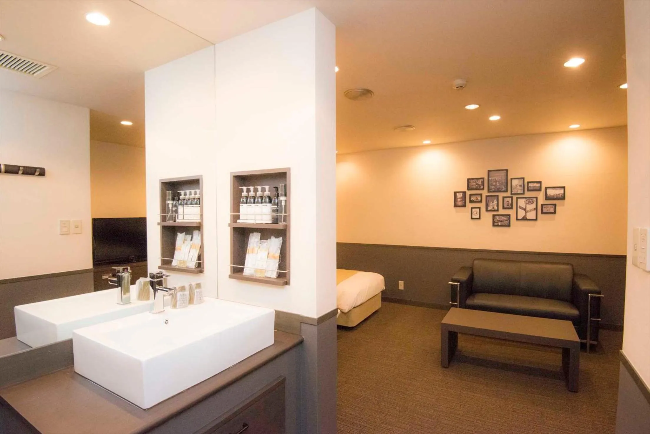 Photo of the whole room in Hotel Double Funabashi