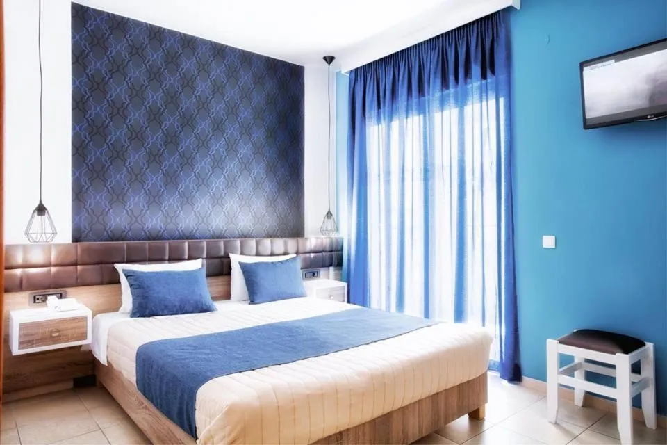 Bed in Kallitsakis Beach