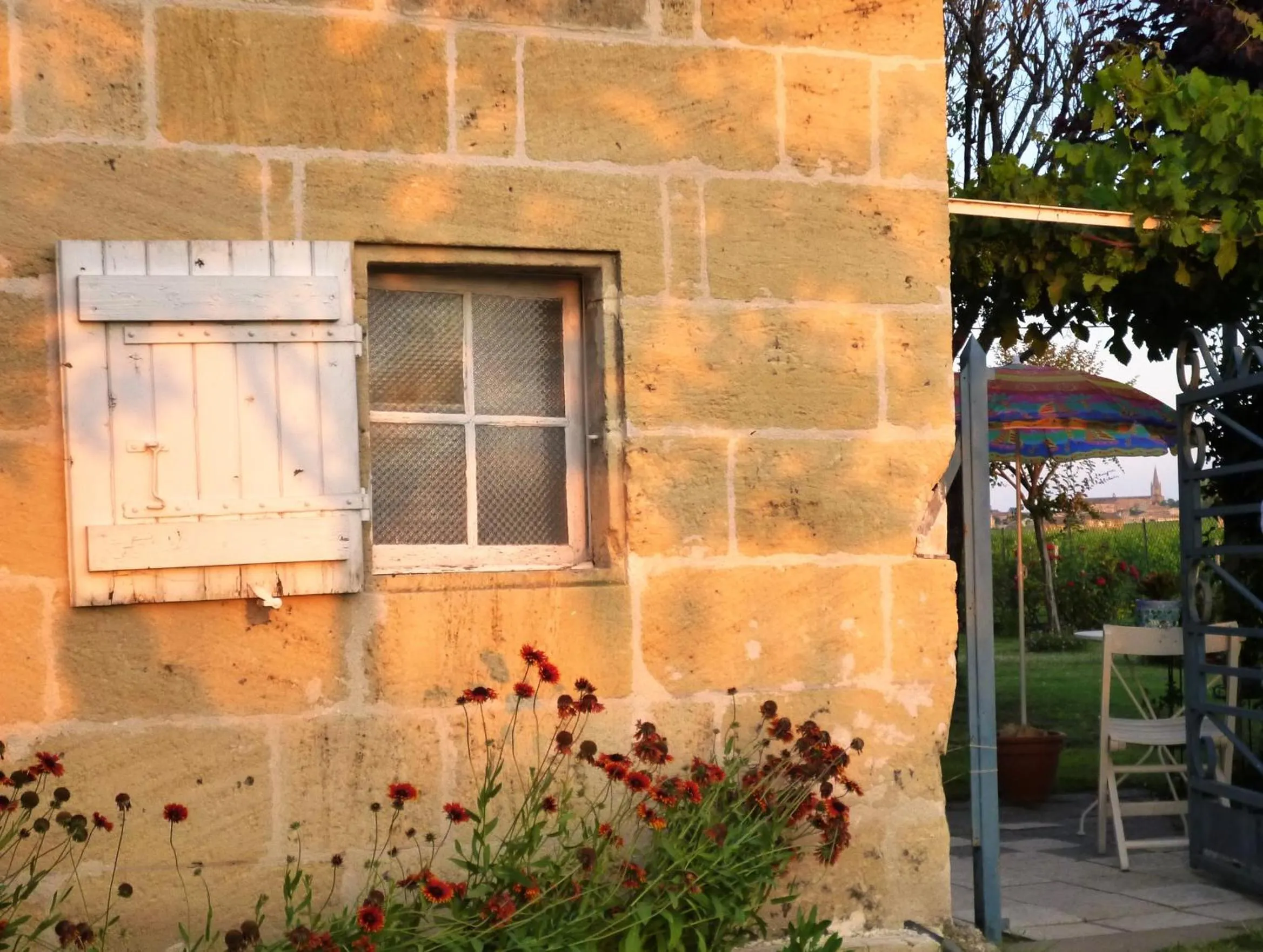 Garden view in Le Clos des Rosiers