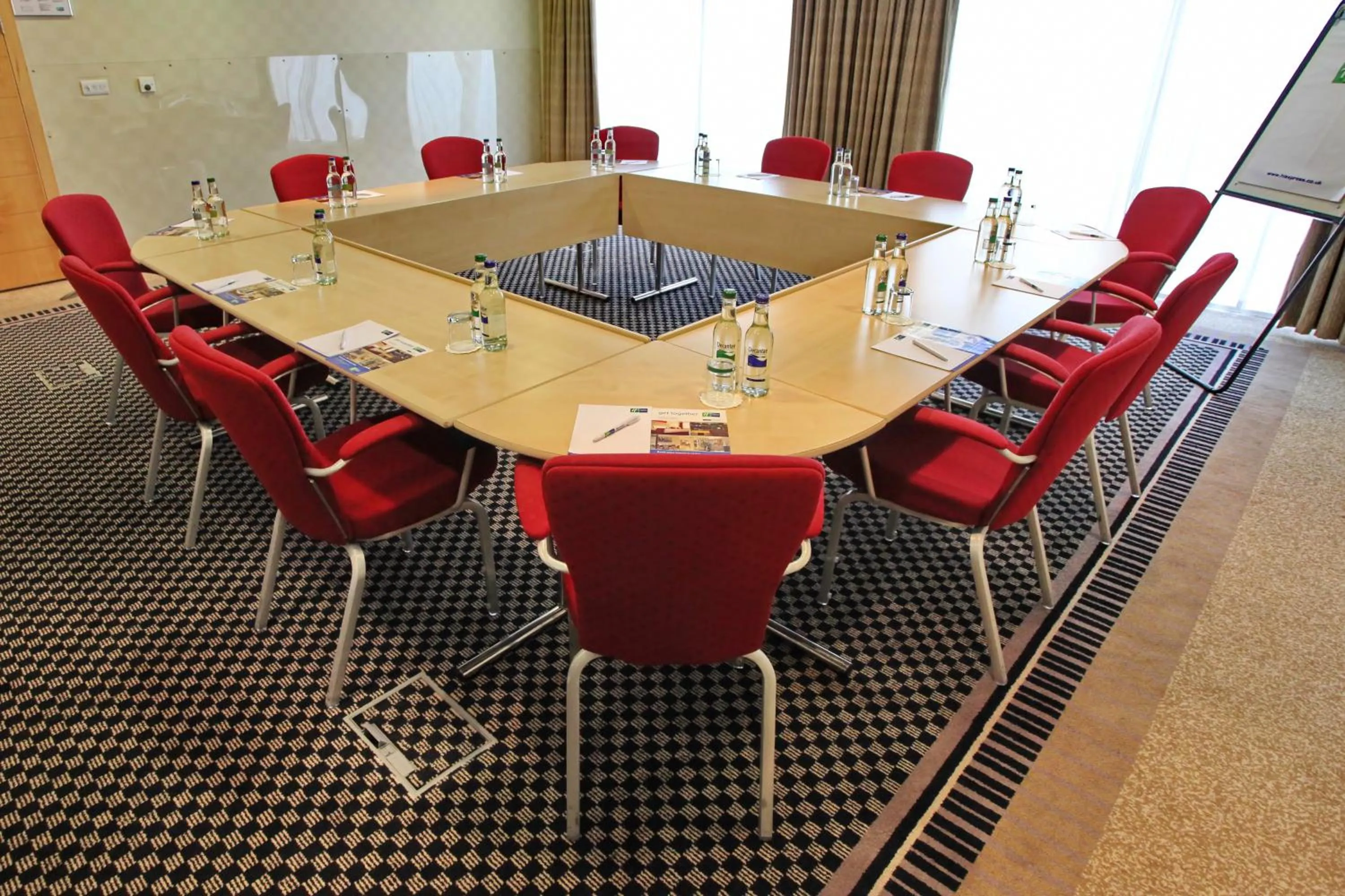 Meeting/conference room in Holiday Inn Express Southampton - M27, J7 by IHG