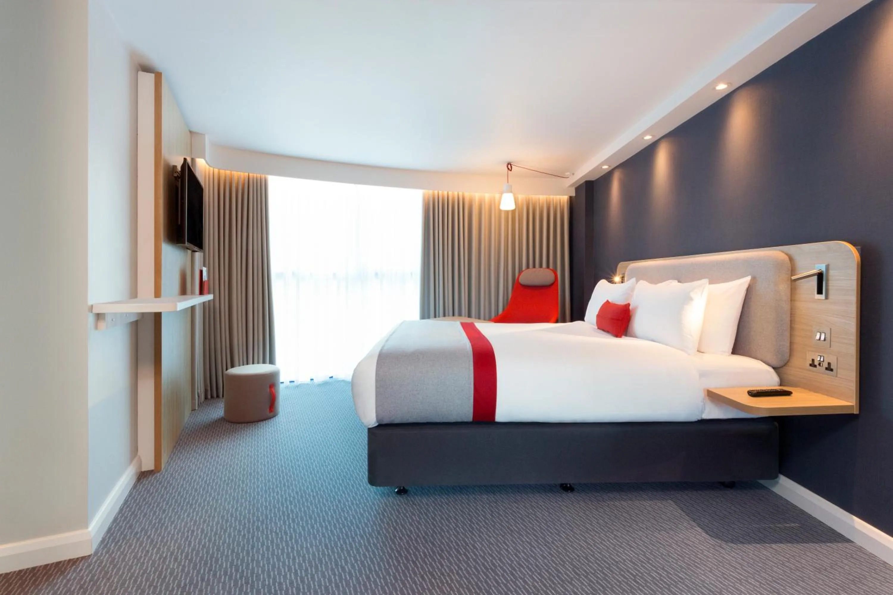 Bedroom, Bed in Holiday Inn Express Southampton - M27, J7 by IHG