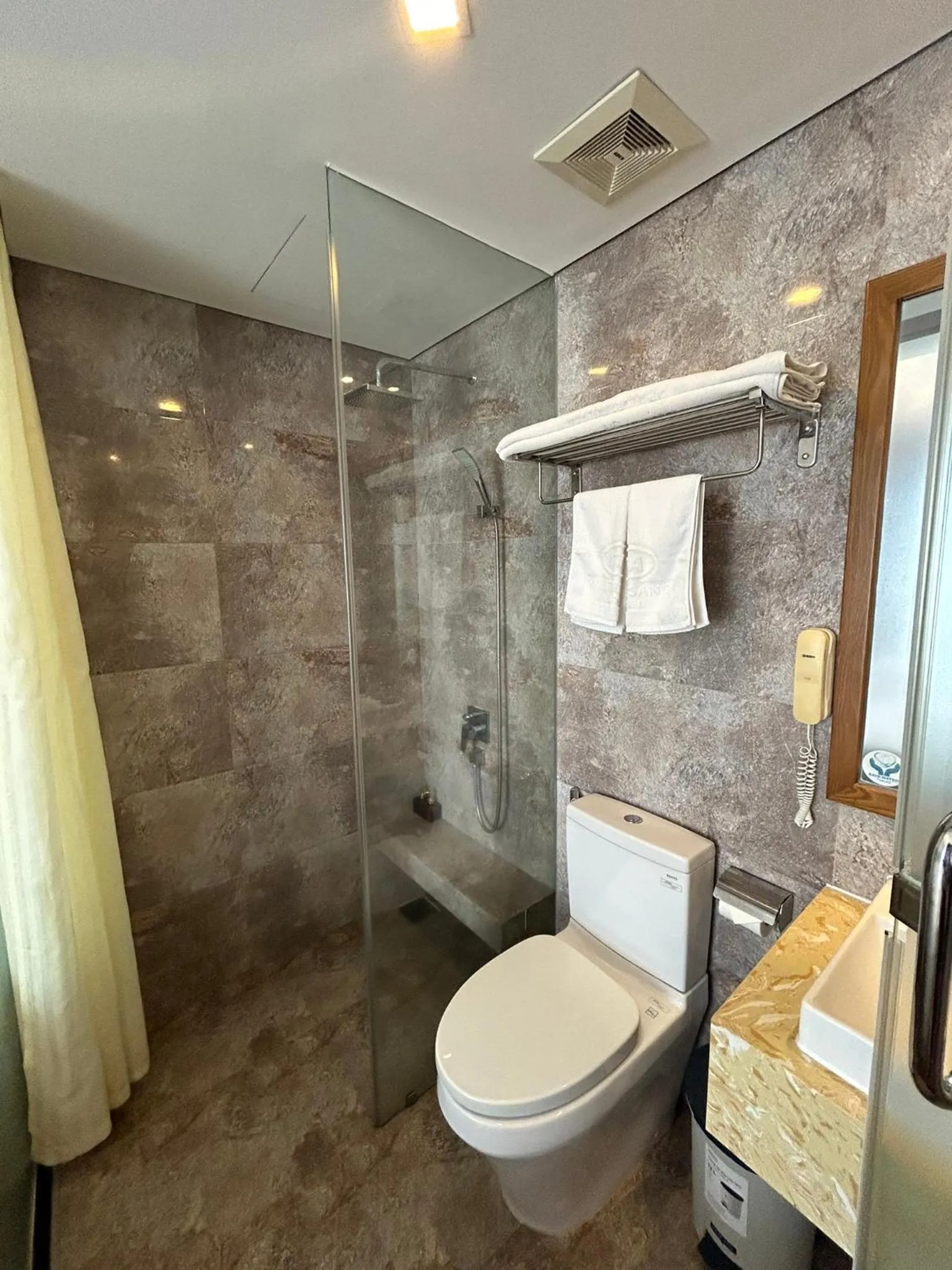 Shower in Grand Sunrise 3 Hotel & Spa Da Nang
