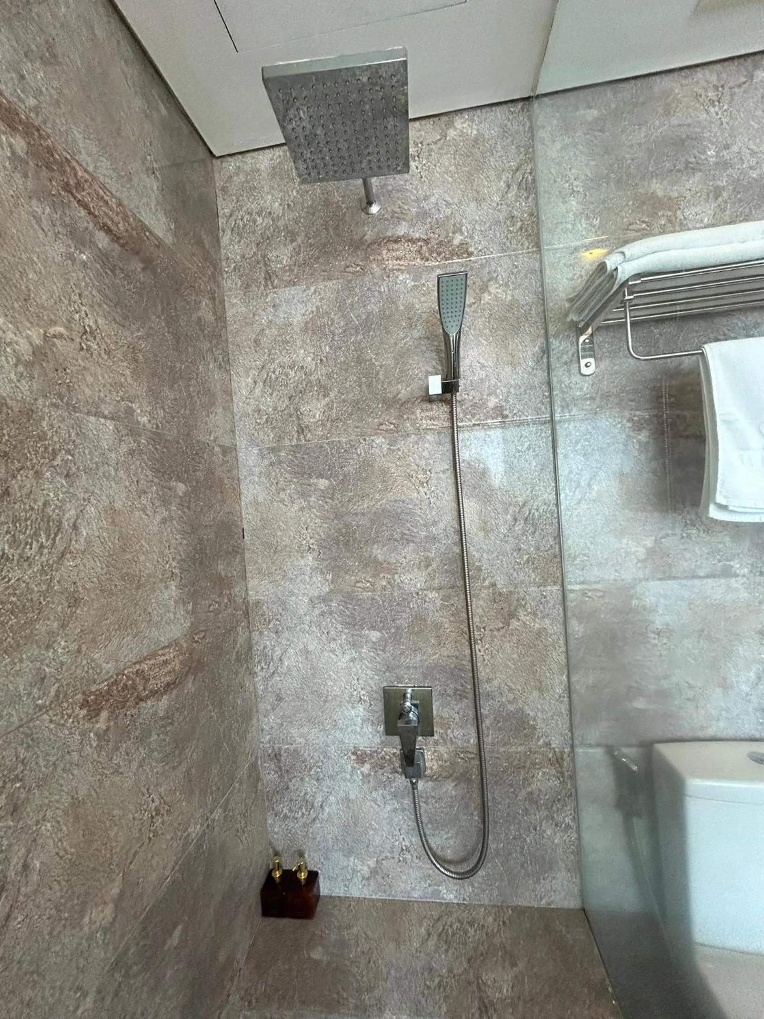 Shower in Grand Sunrise 3 Hotel & Spa Da Nang