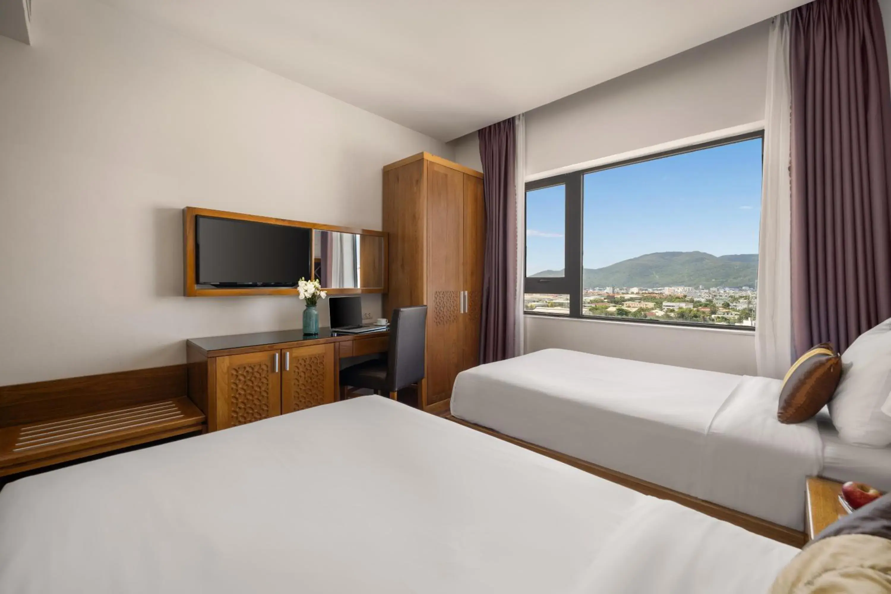 Twin Room with Mountain View in Grand Sunrise 3 Hotel & Spa Da Nang Twin Room with Mountain View in Grand Sunrise 3 Hotel & Spa Da Nang