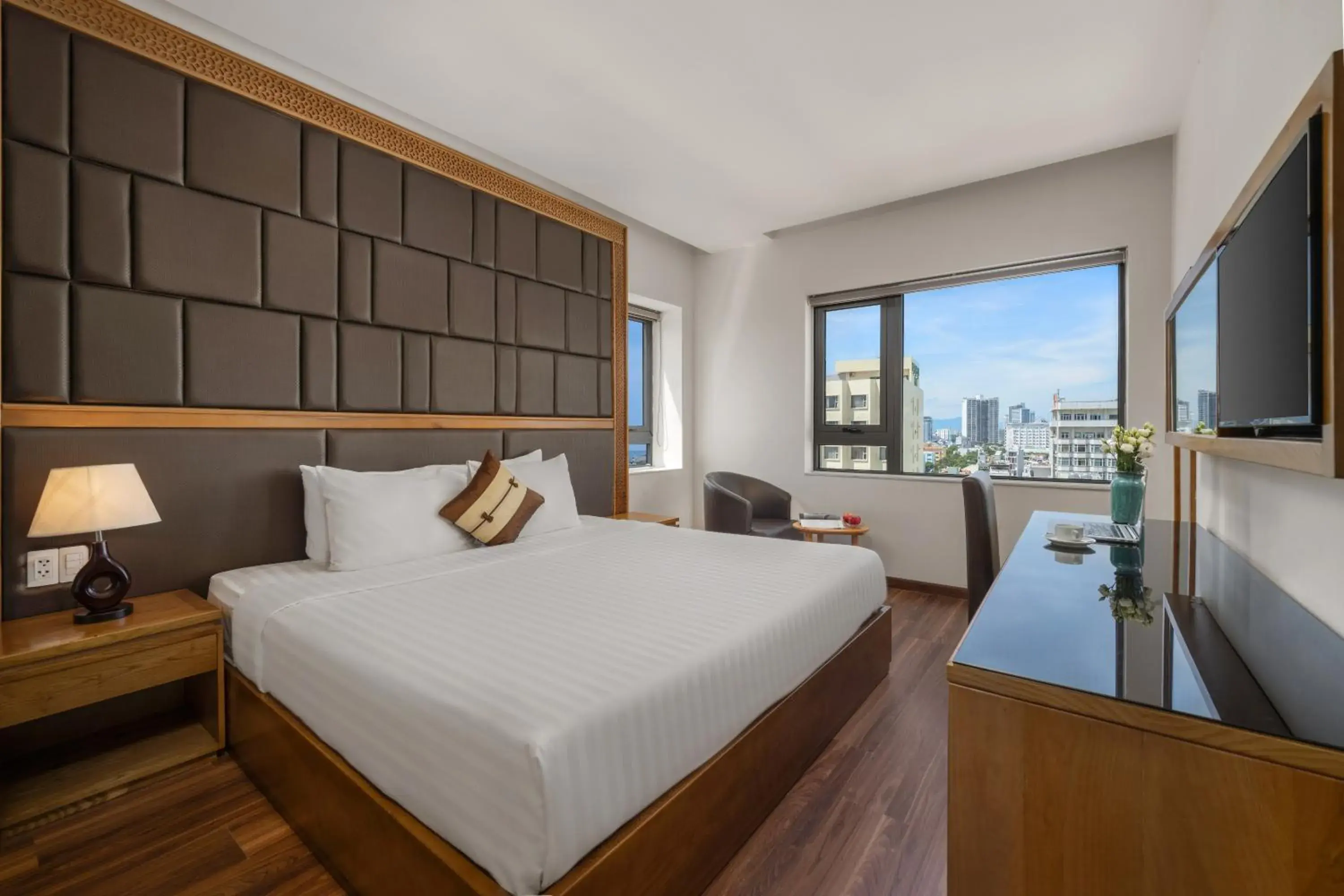 Deluxe Double Room with City View in Grand Sunrise 3 Hotel & Spa Da Nang Deluxe Double Room with City View in Grand Sunrise 3 Hotel & Spa Da Nang