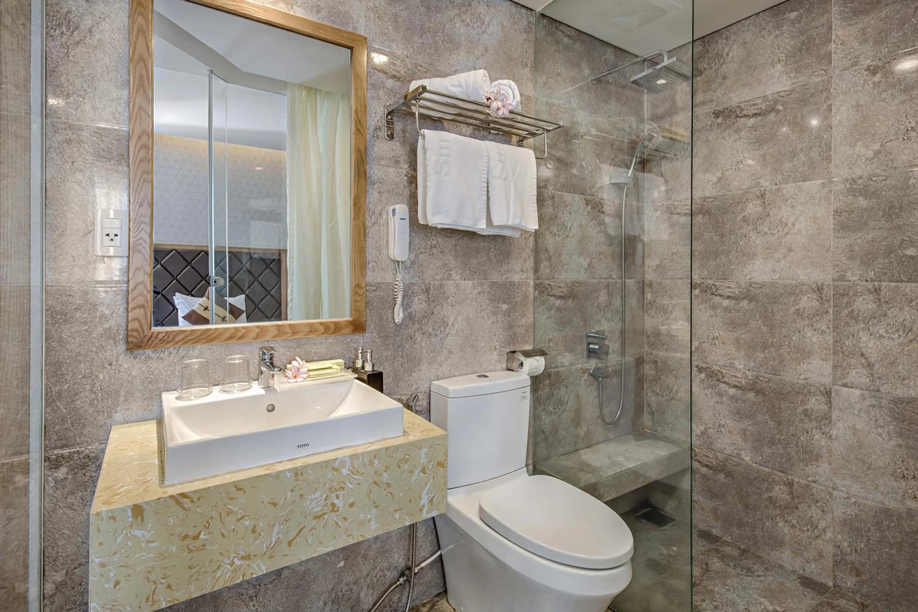 Toilet in Grand Sunrise 3 Hotel & Spa Da Nang