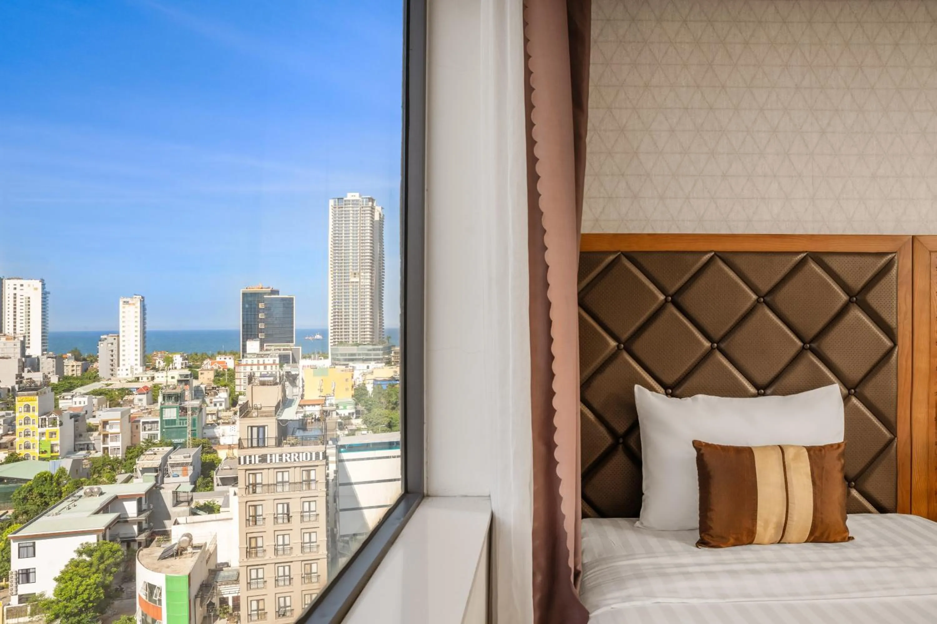 City view, Bed in Grand Sunrise 3 Hotel & Spa Da Nang