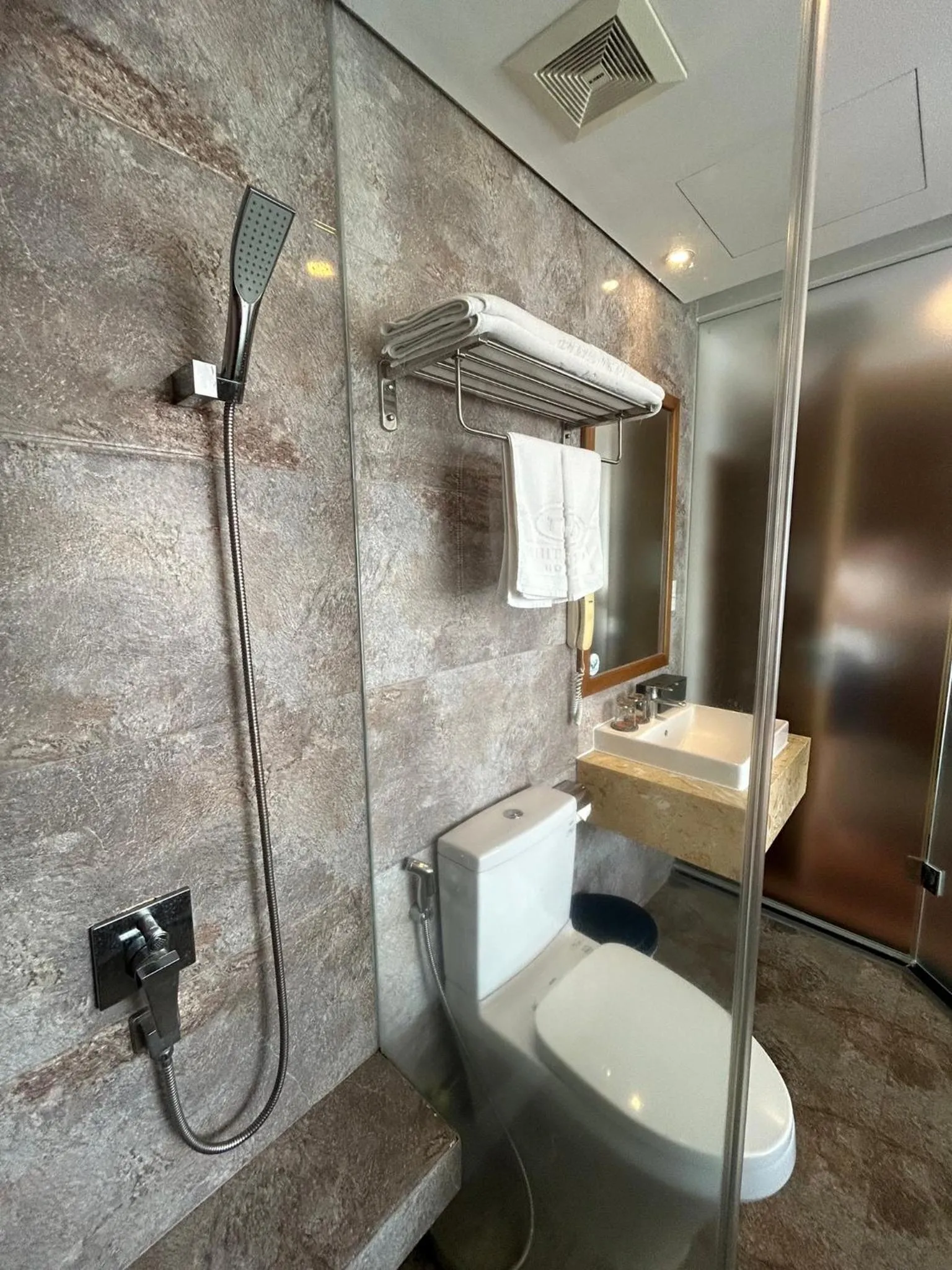 Shower in Grand Sunrise 3 Hotel & Spa Da Nang