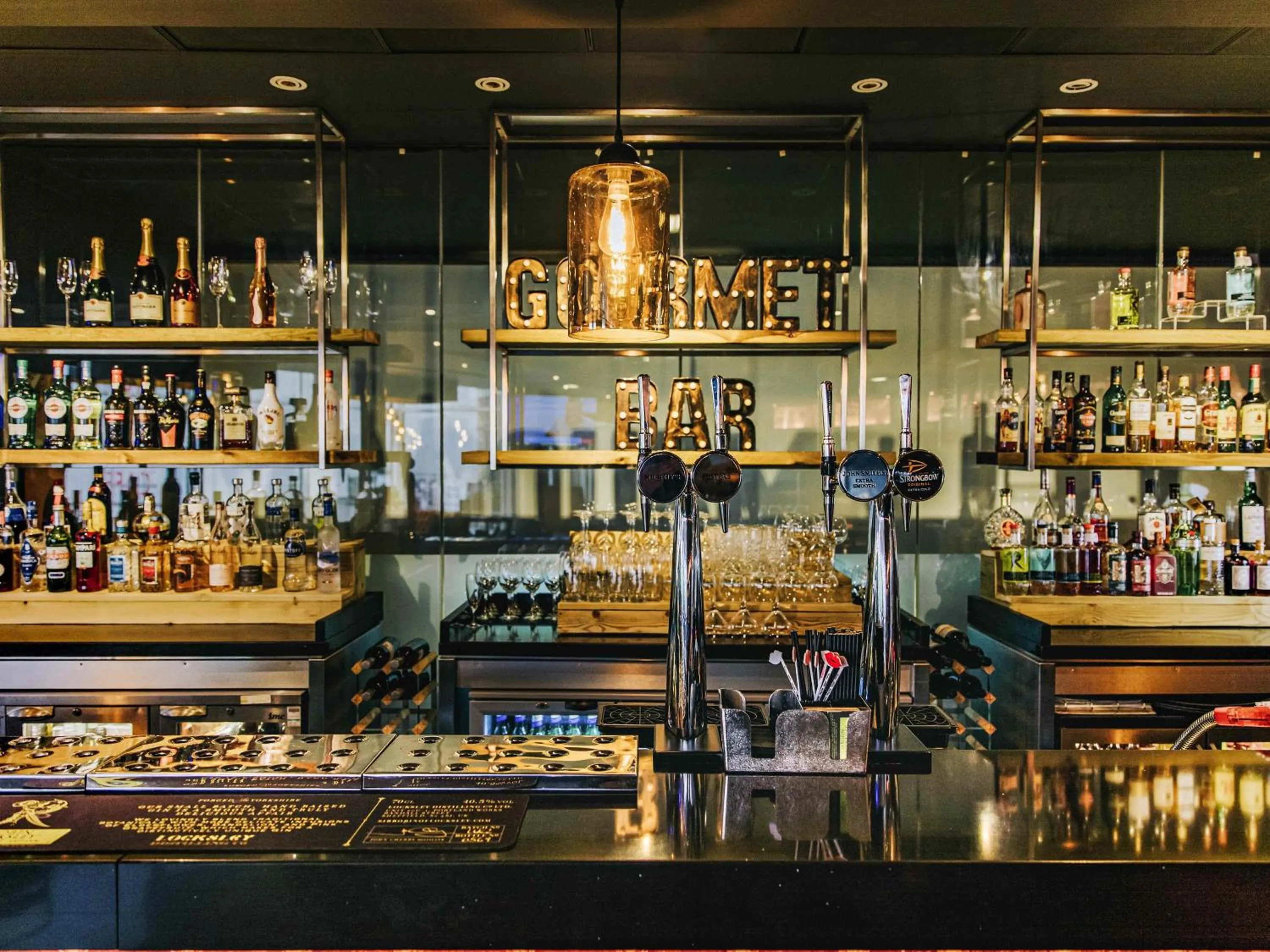 Lounge or bar in Novotel Sheffield Centre