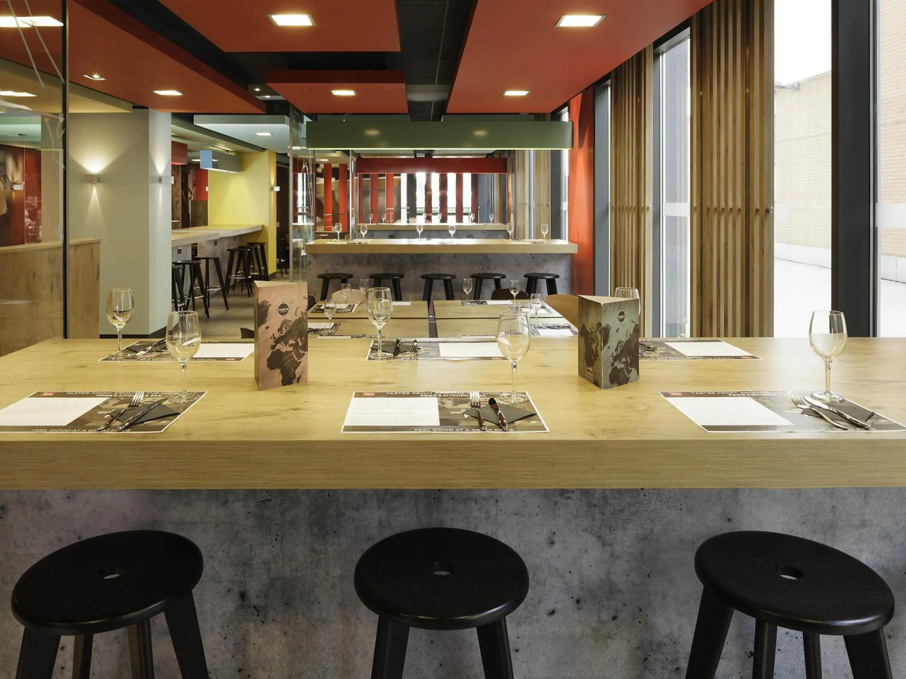 Restaurant/places to eat in ibis London Excel-Docklands