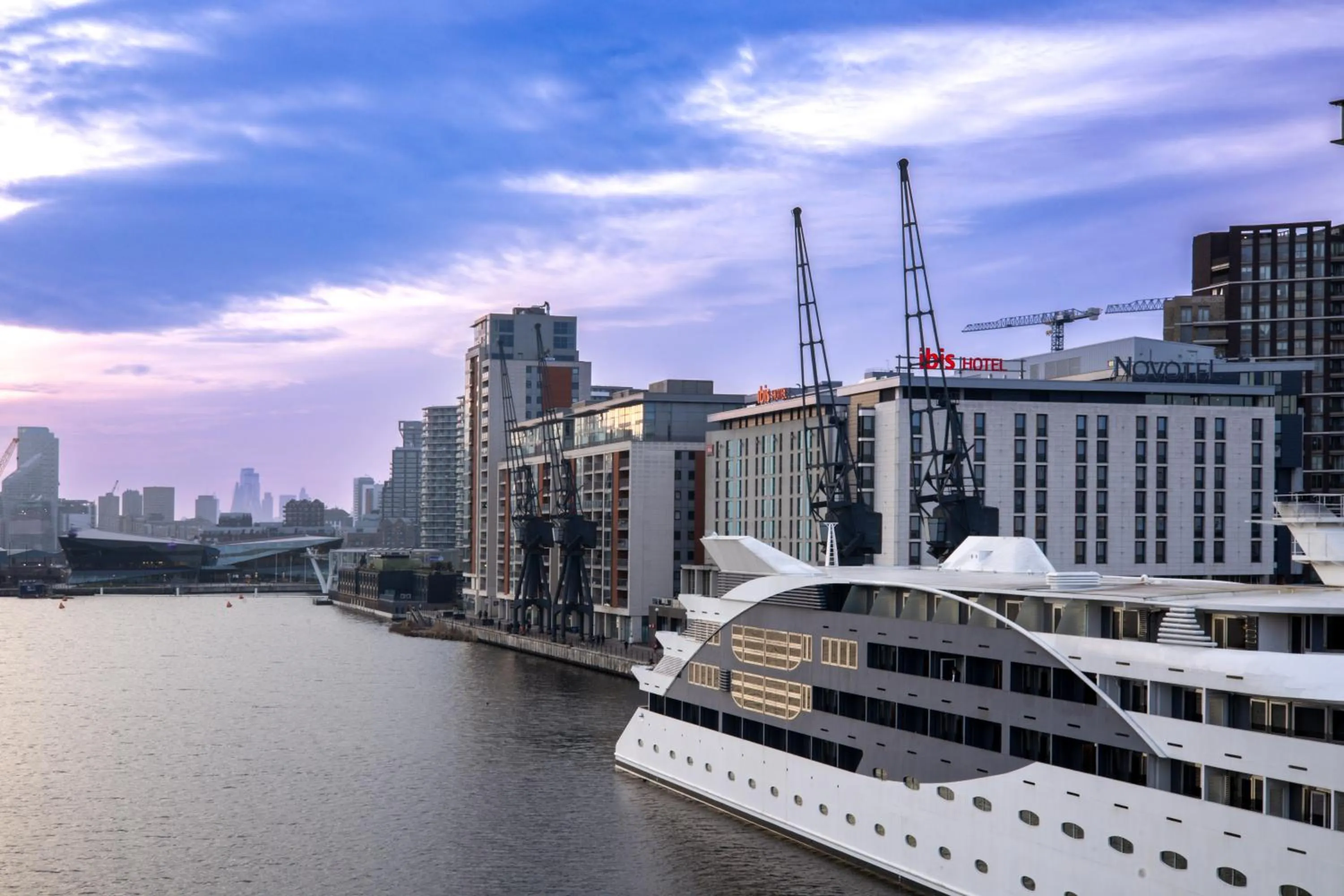 Property building in ibis London Excel-Docklands