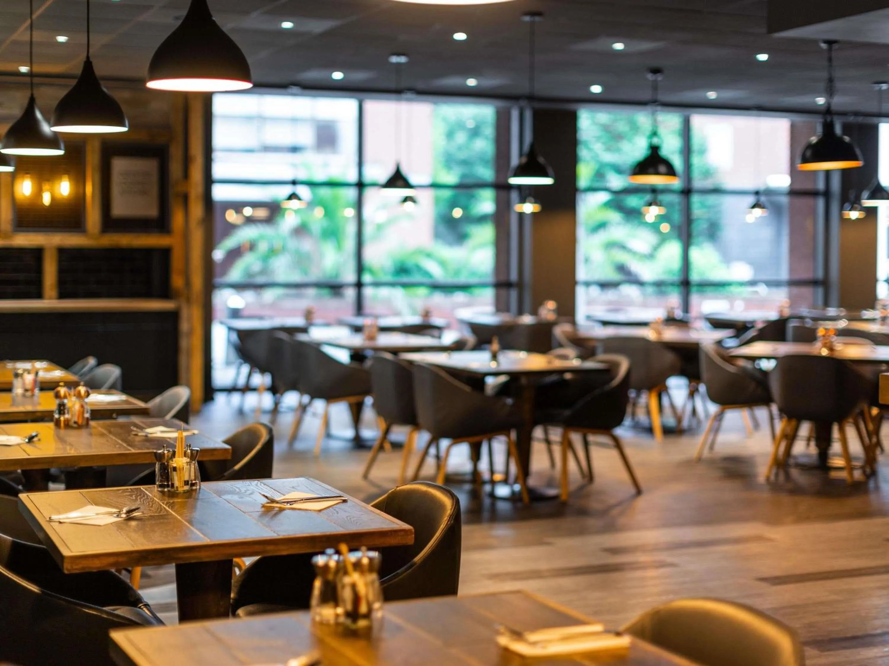 Restaurant/places to eat in Novotel Leeds Centre
