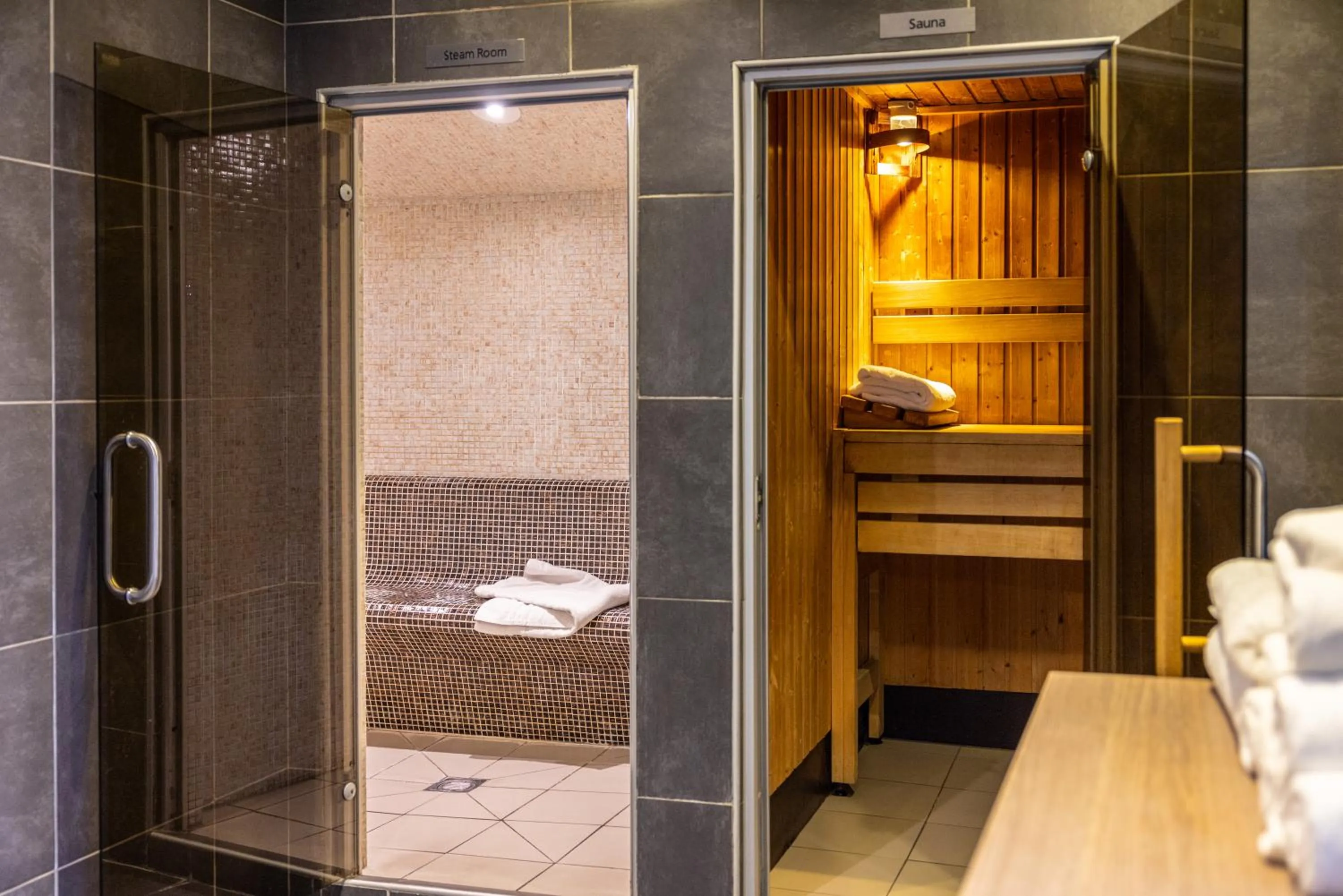 Fitness centre/facilities in Novotel Leeds Centre