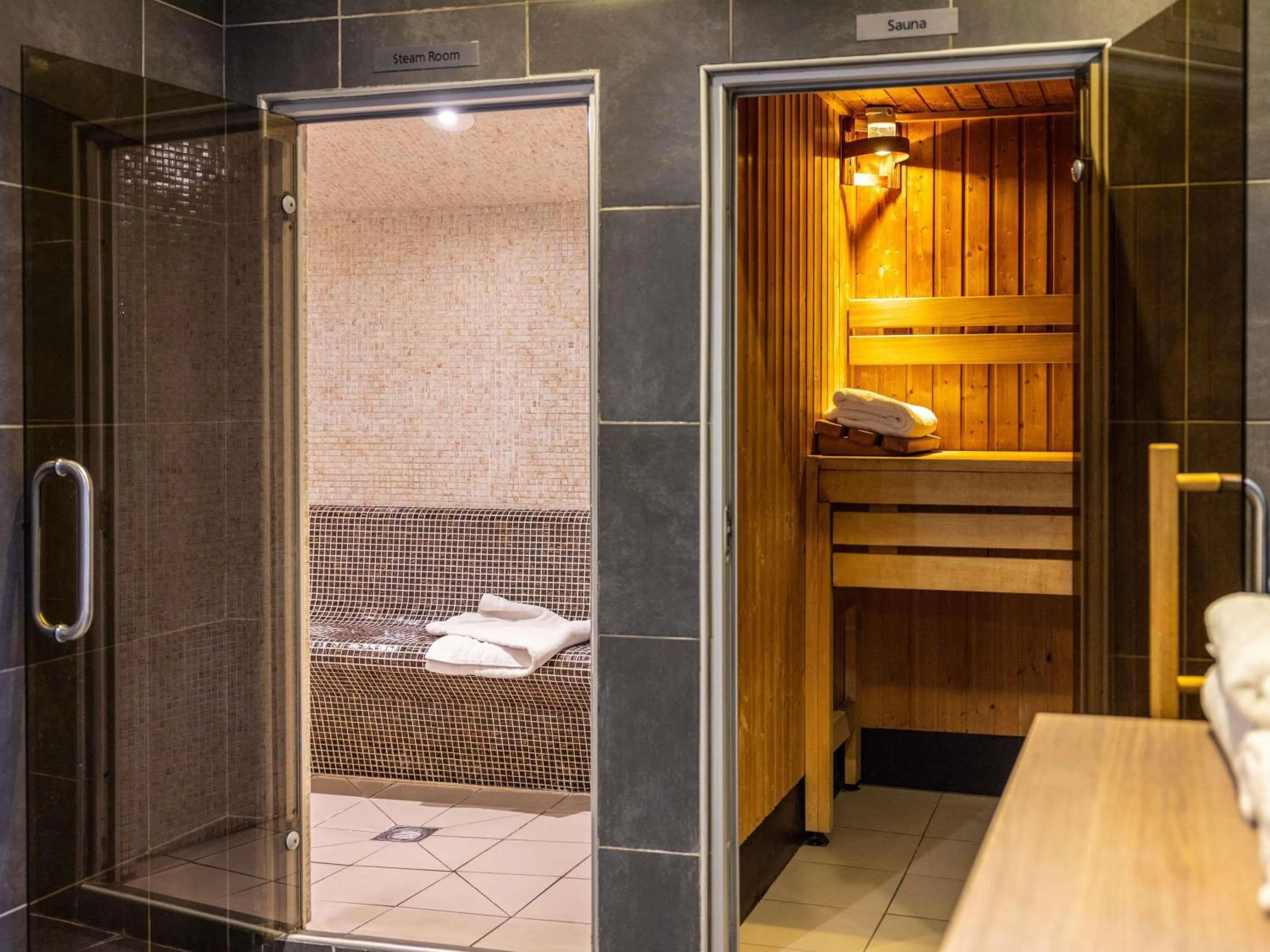 Fitness centre/facilities in Novotel Leeds Centre