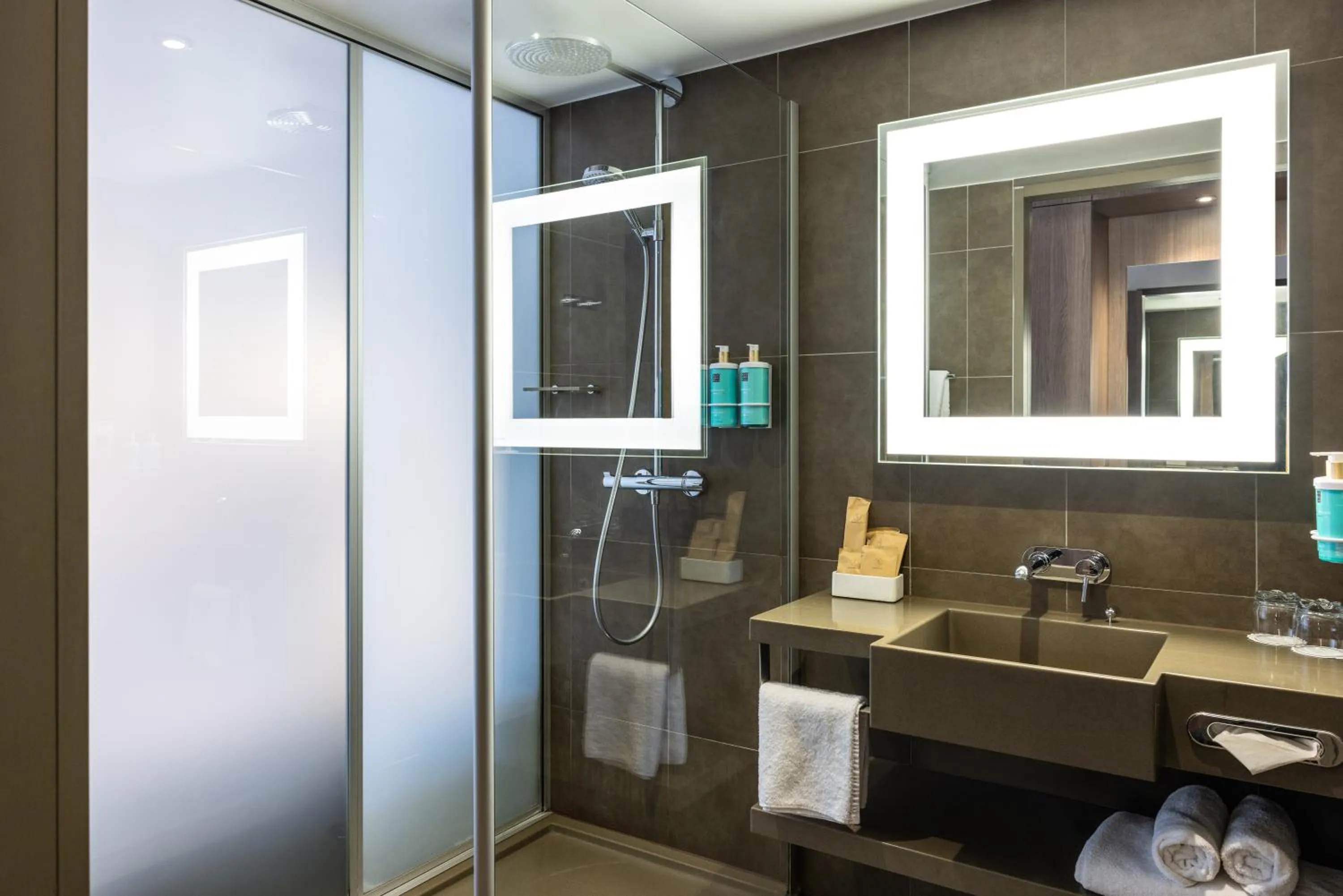 Bathroom in Novotel Leeds Centre