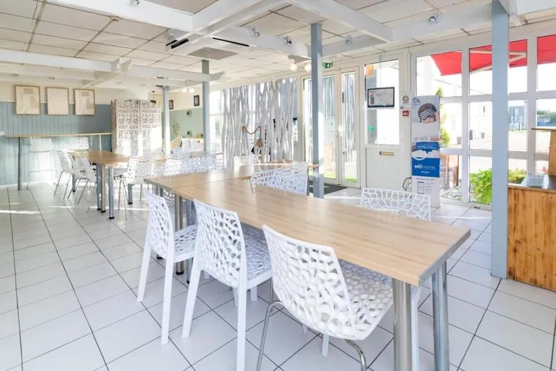 Breakfast in Brit Hotel Macon Nord Autoroute du Soleil