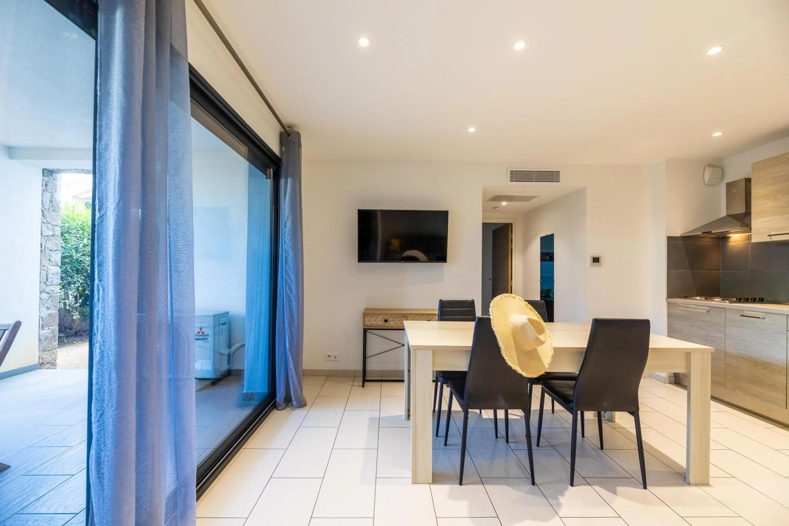 Dining area in Les Alizés Résidence & Spa
