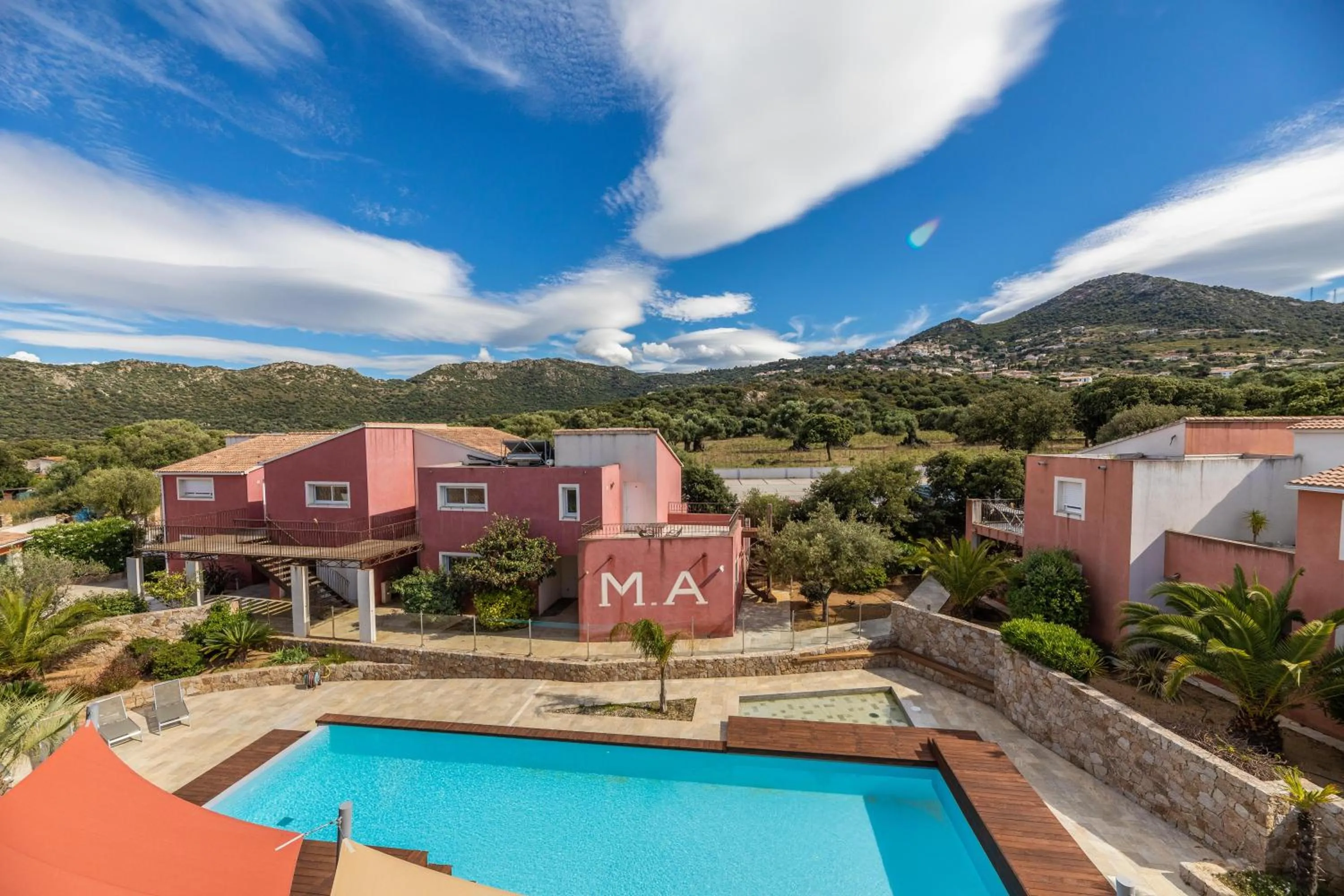 Pool view in Les Alizés Résidence & Spa