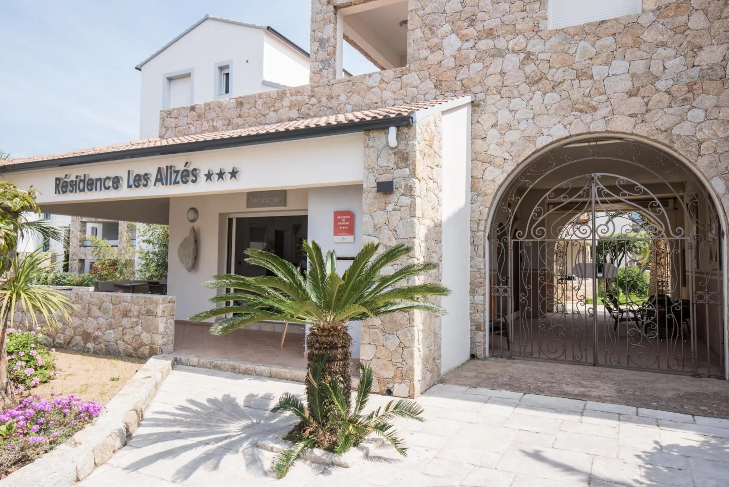 Property logo or sign in Les Alizés Résidence & Spa