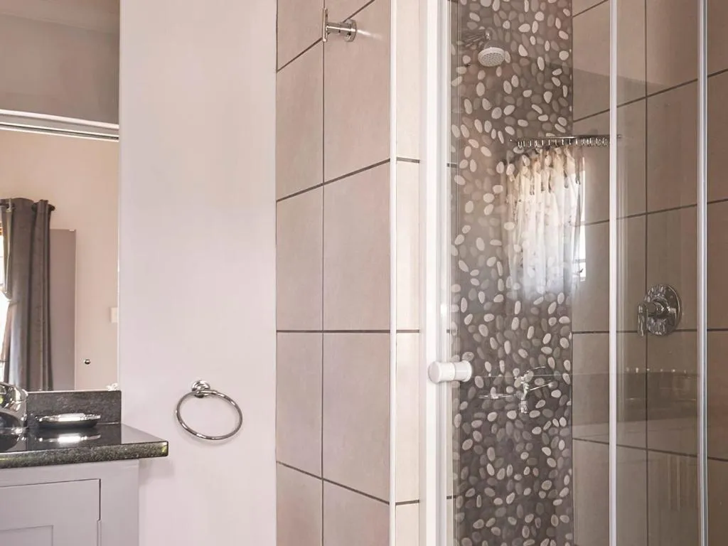 Shower in Highland Quarters