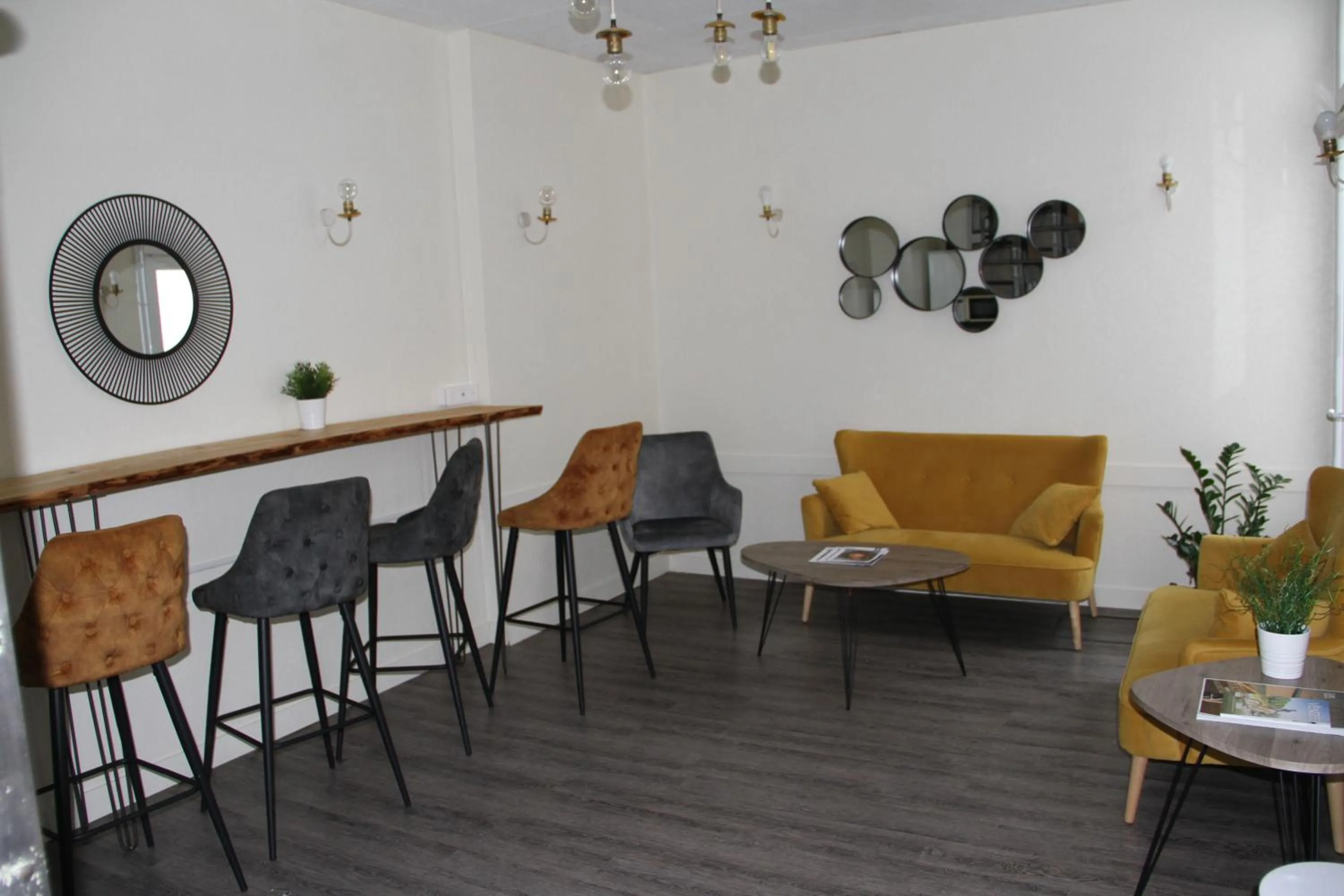 Living room in Cit'Hotel Le Chêne Vert