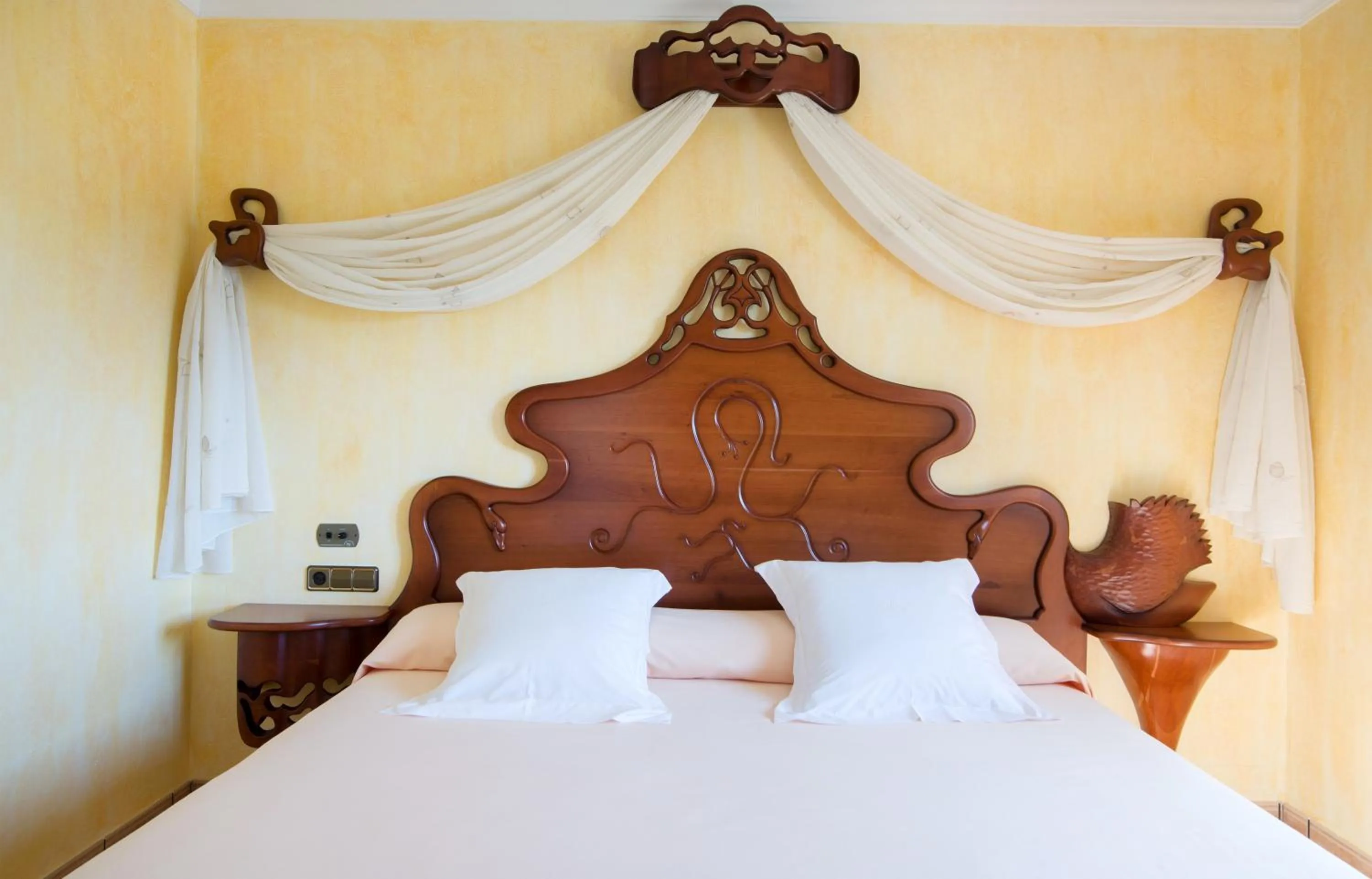 Bed in Hotel Restaurant Cal Petit