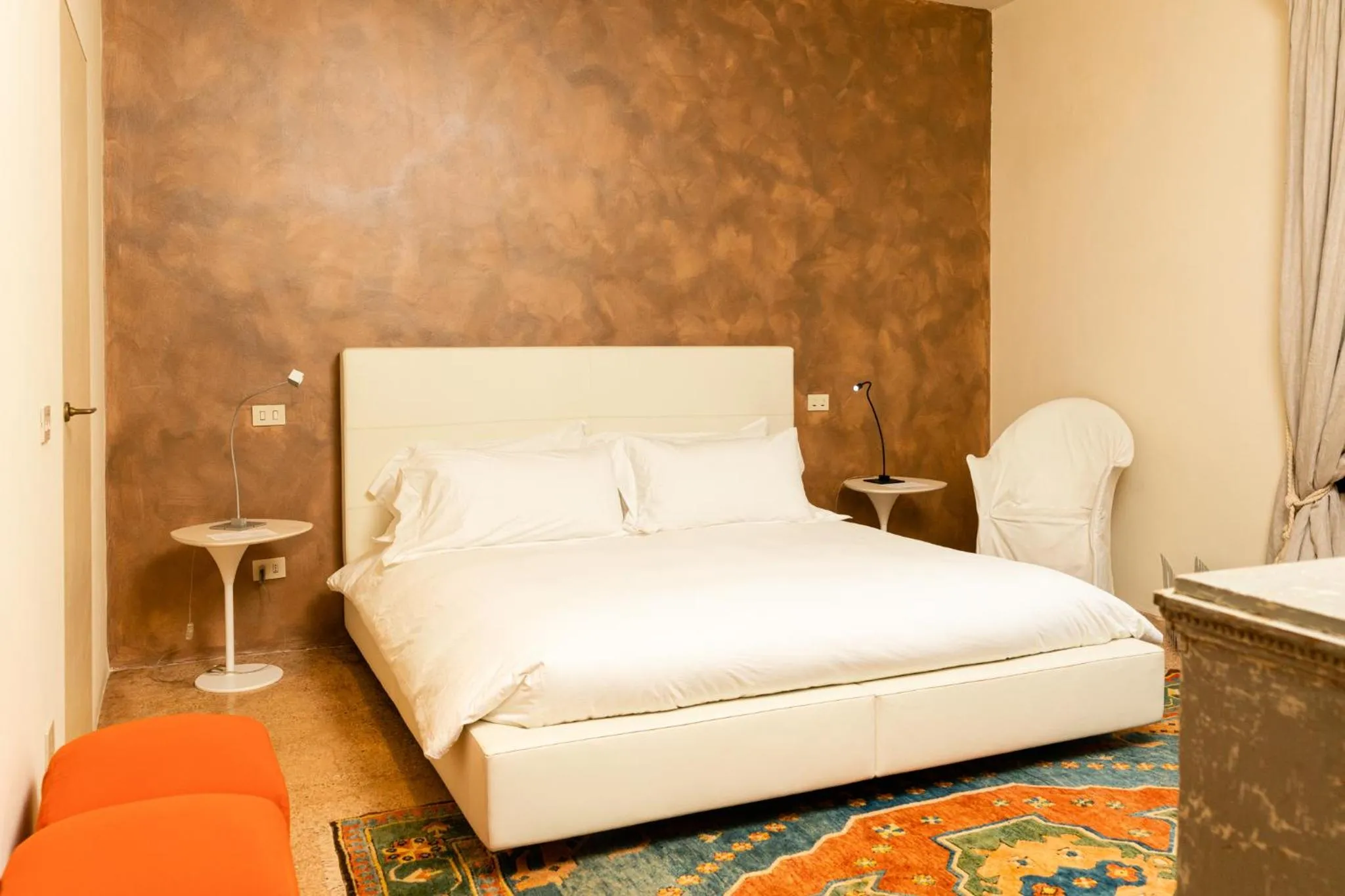 Decorative detail, Bed in La Barchessa di Villa Pisani