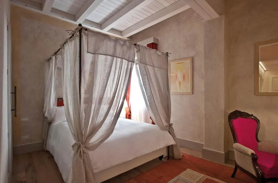 Inner courtyard view, Bed in La Barchessa di Villa Pisani
