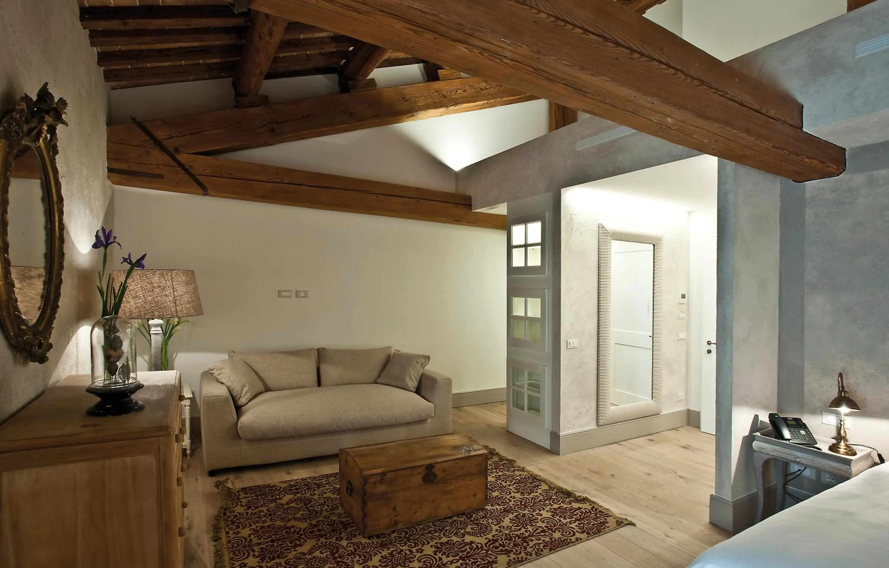 Photo of the whole room in La Barchessa di Villa Pisani