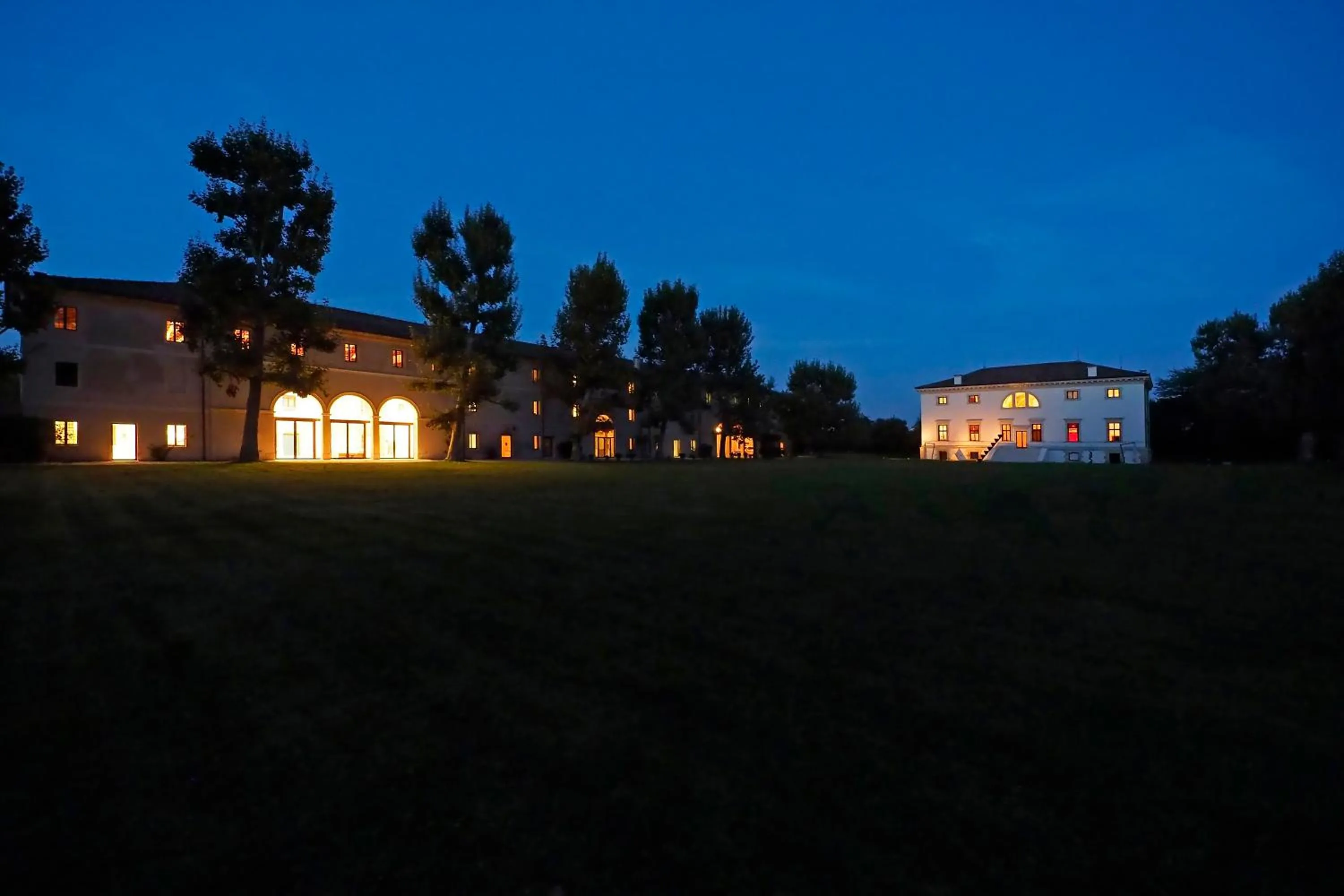 Night in La Barchessa di Villa Pisani