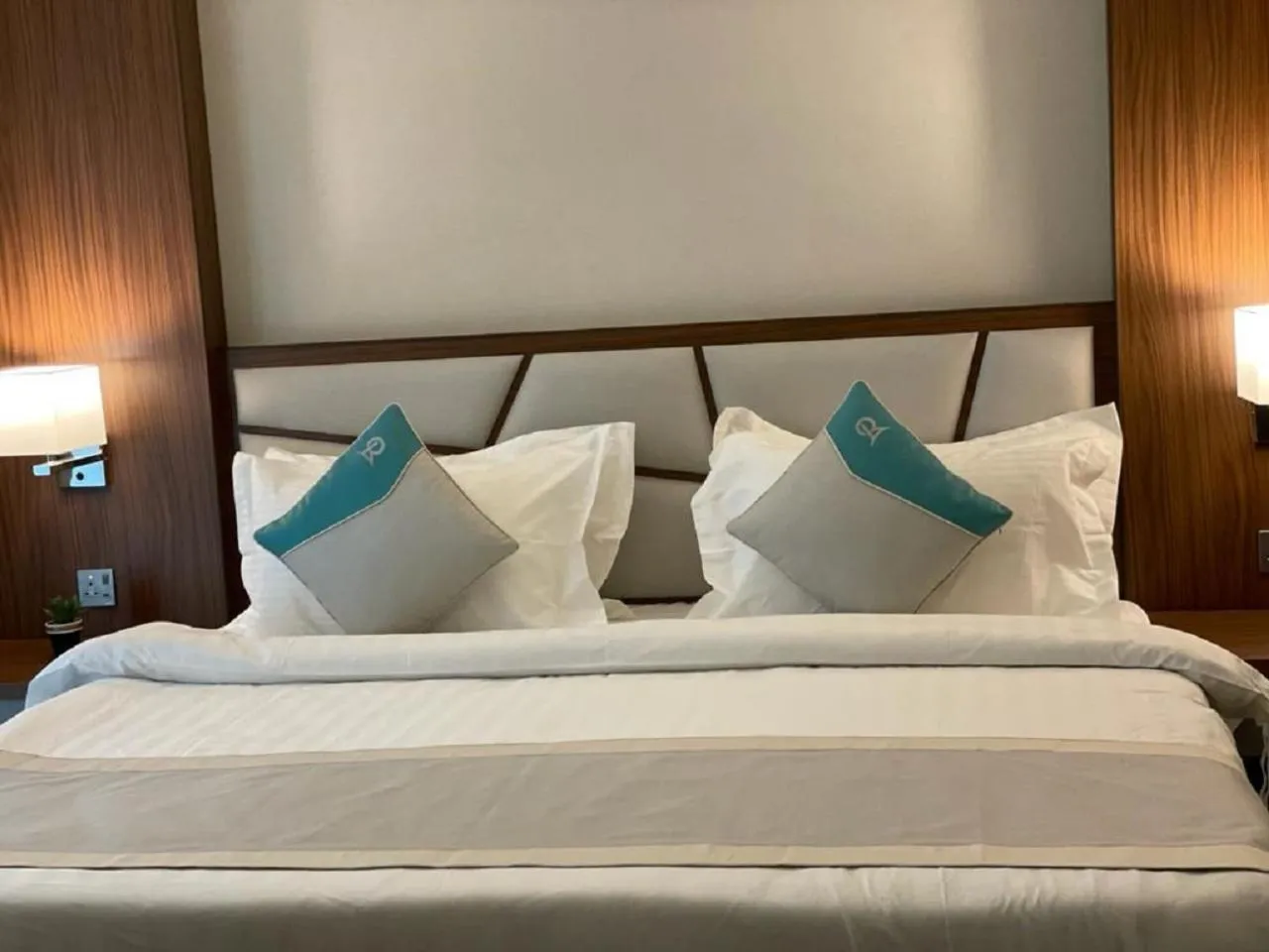 Bed in Remaz Suites Hotel