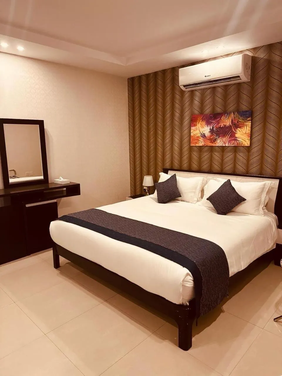 Bed in Remaz Suites Hotel