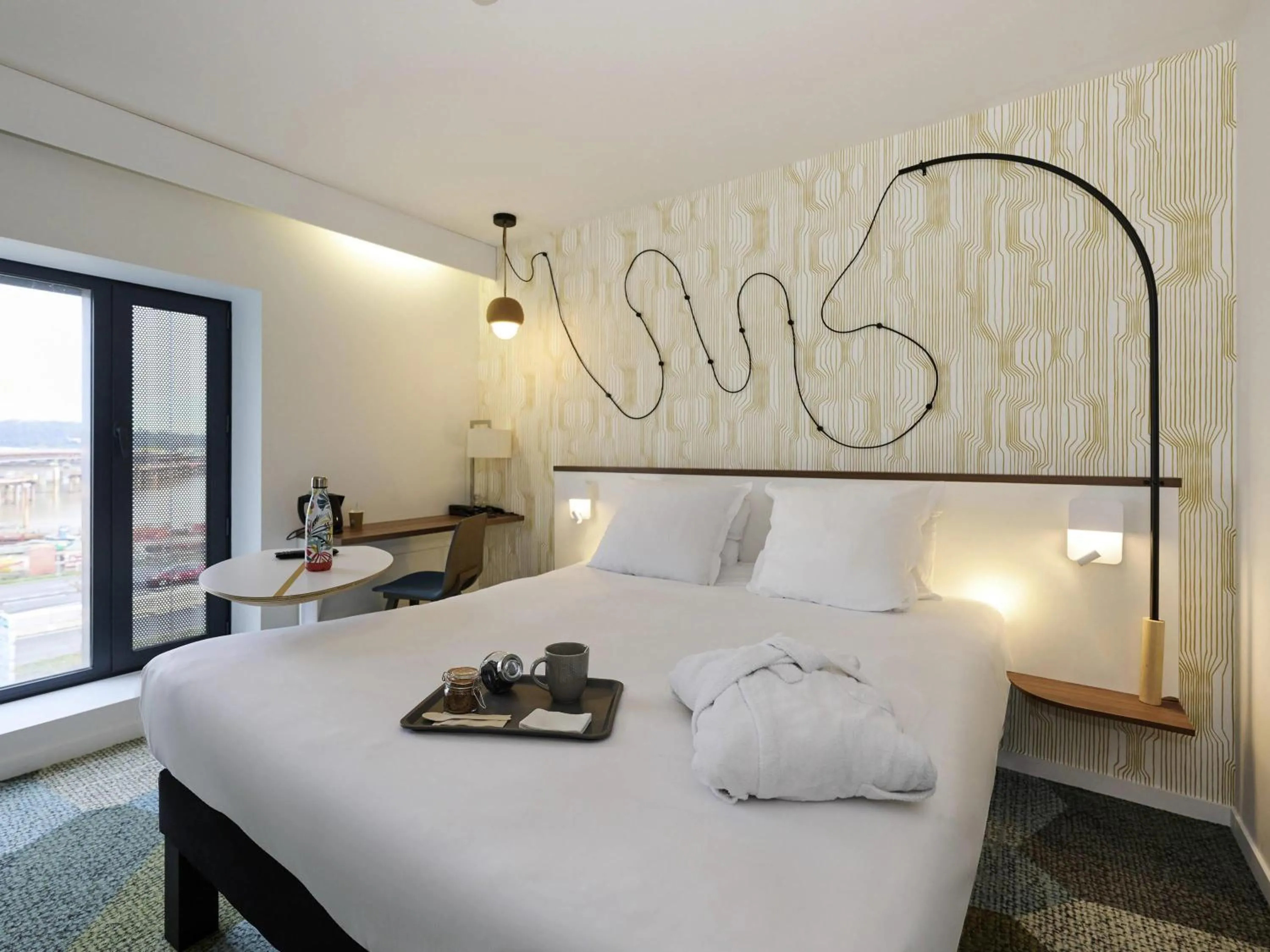 Bedroom, Bed in ibis Styles Bordeaux Begles Arena