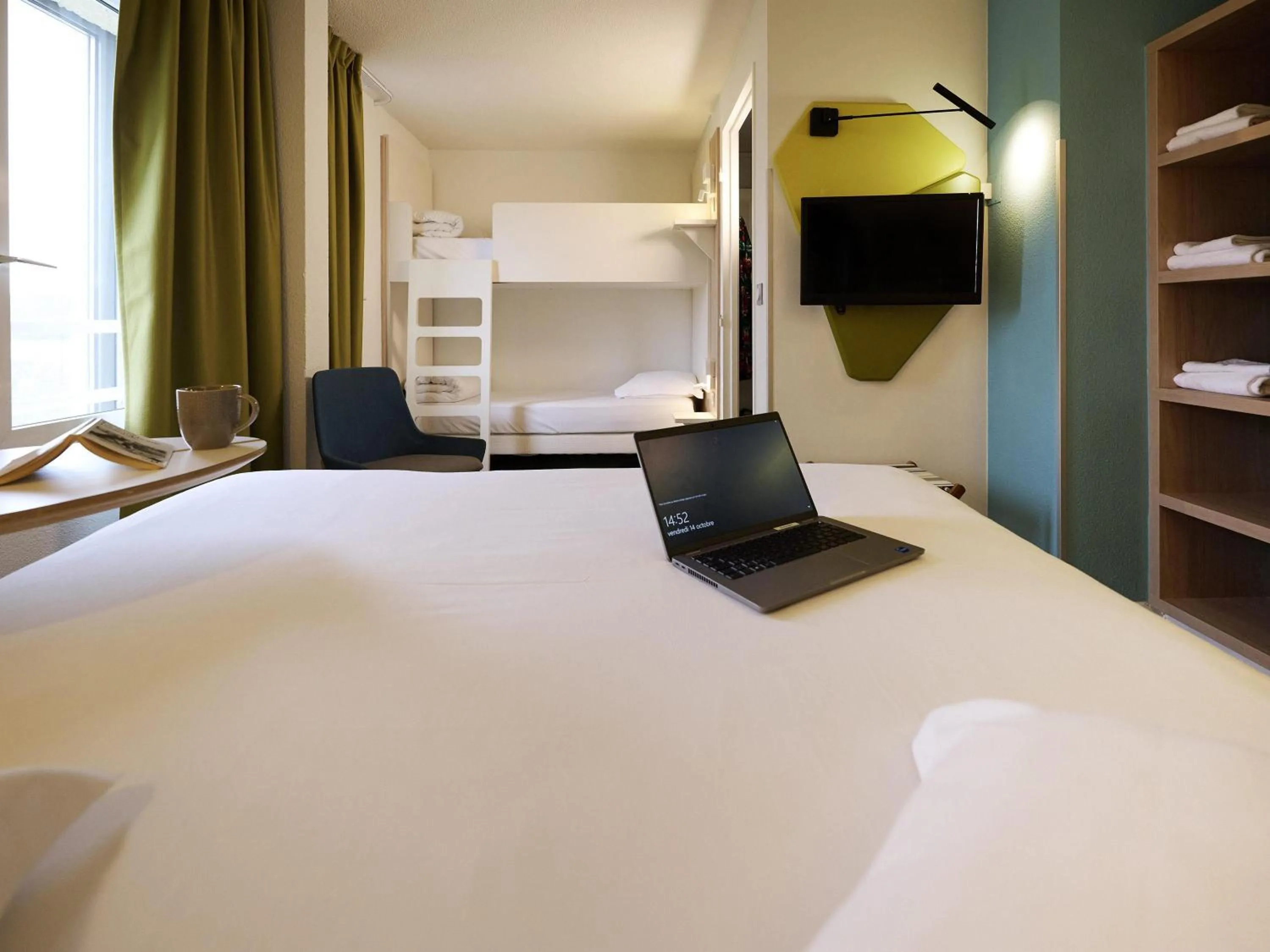 Bedroom, Bed in ibis Styles Bordeaux Begles Arena