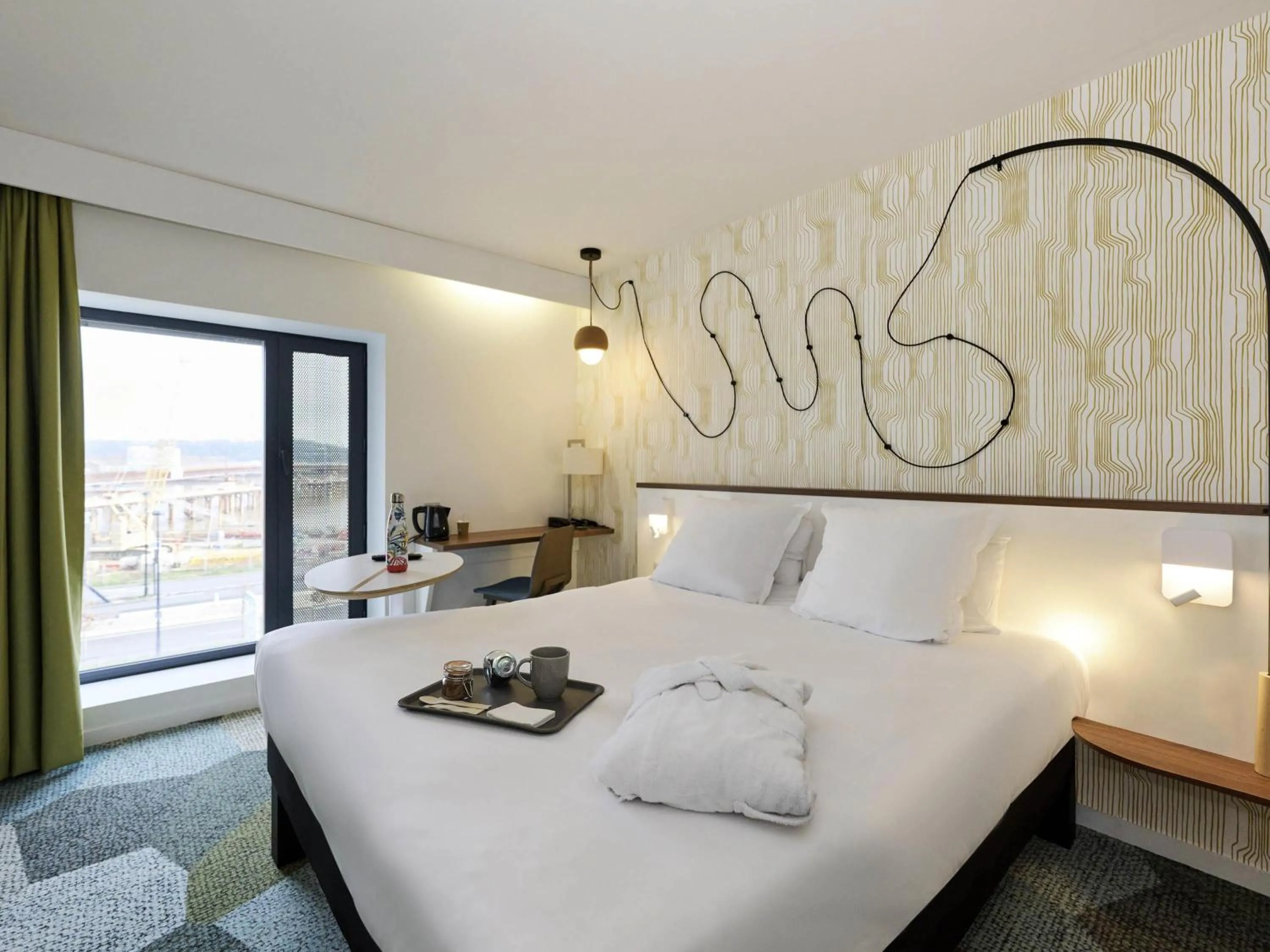 Bedroom, Bed in ibis Styles Bordeaux Begles Arena