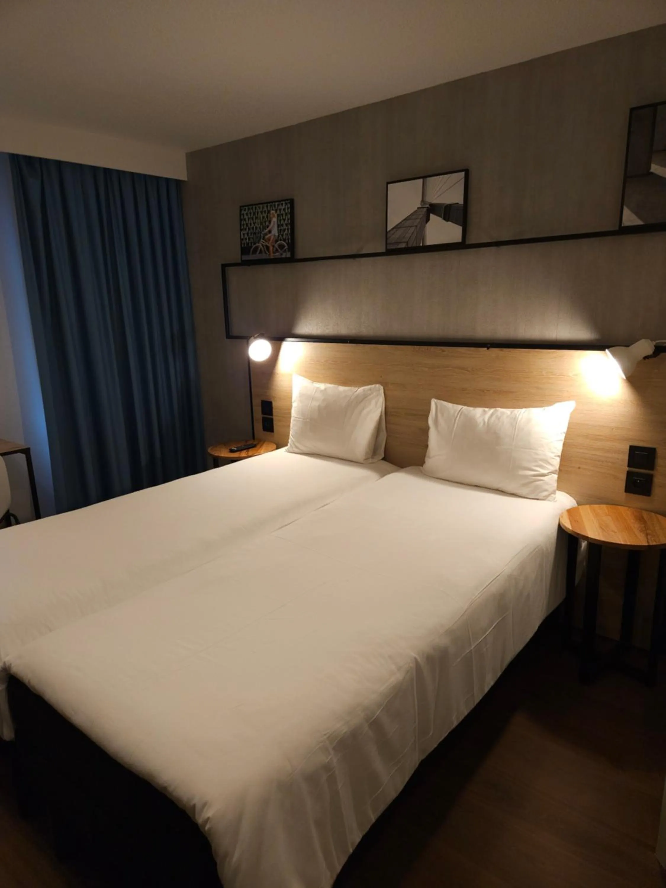 Photo of the whole room, Bed in ibis Creil Sur Oise