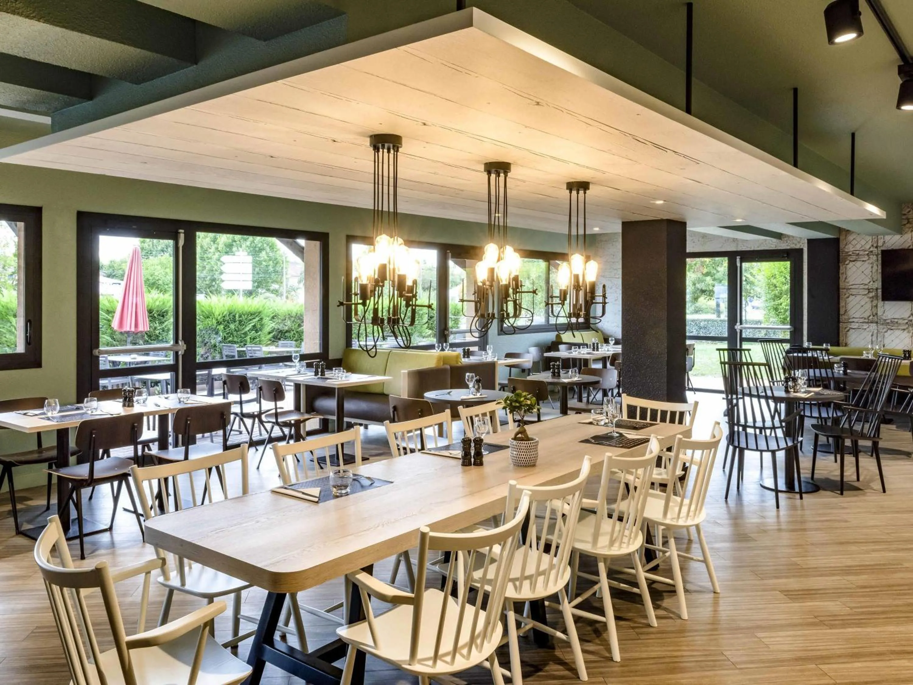 Restaurant/places to eat in ibis Creil Sur Oise