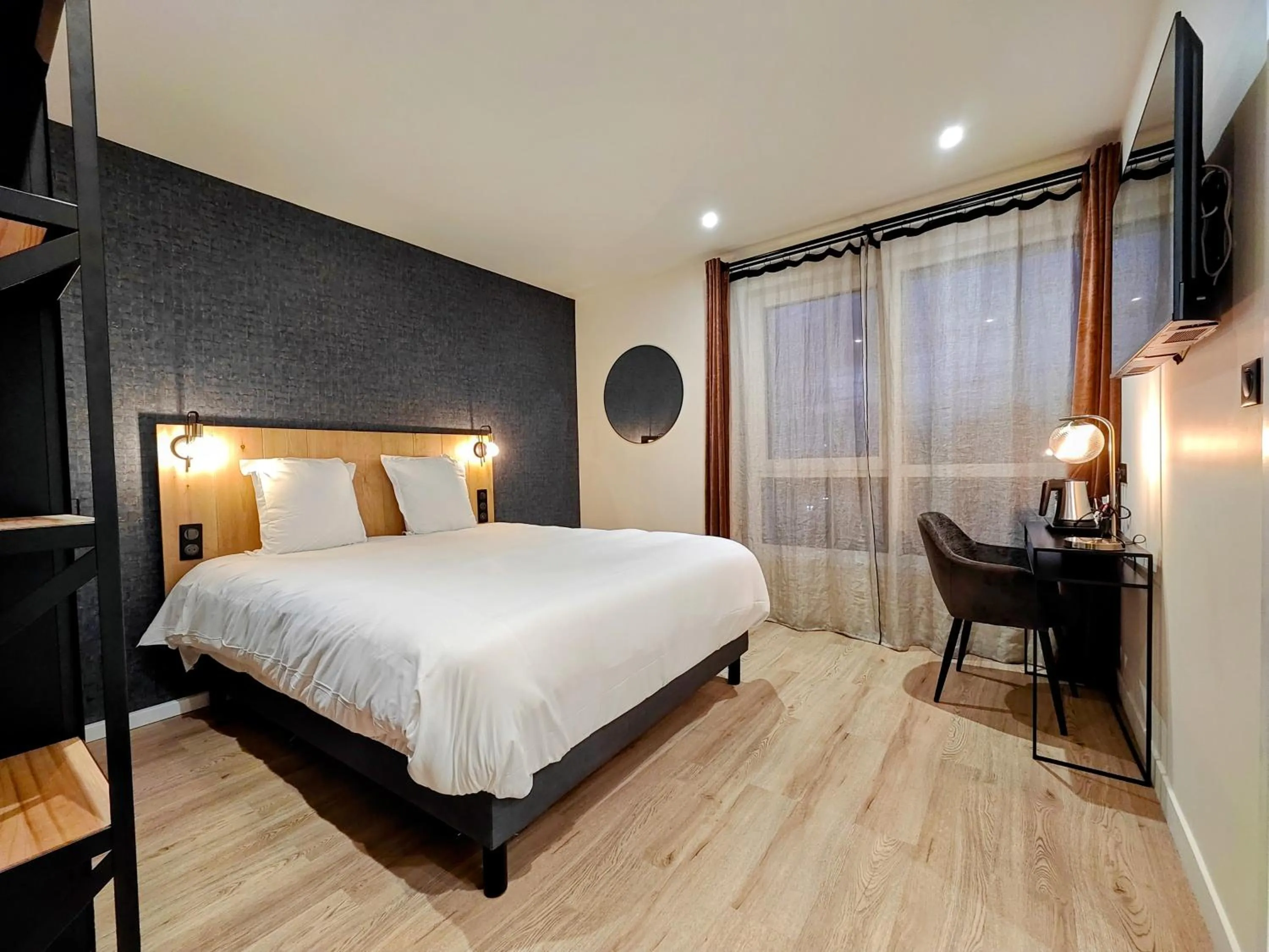 Superior Double Room in Hotel Acadie Eragny