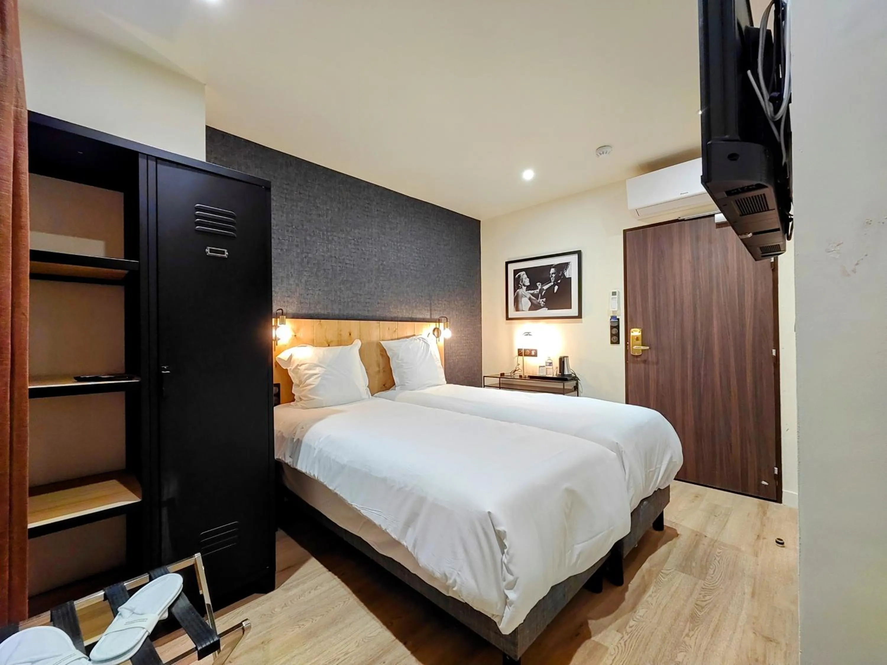 Superior Twin Room in Hotel Acadie Eragny