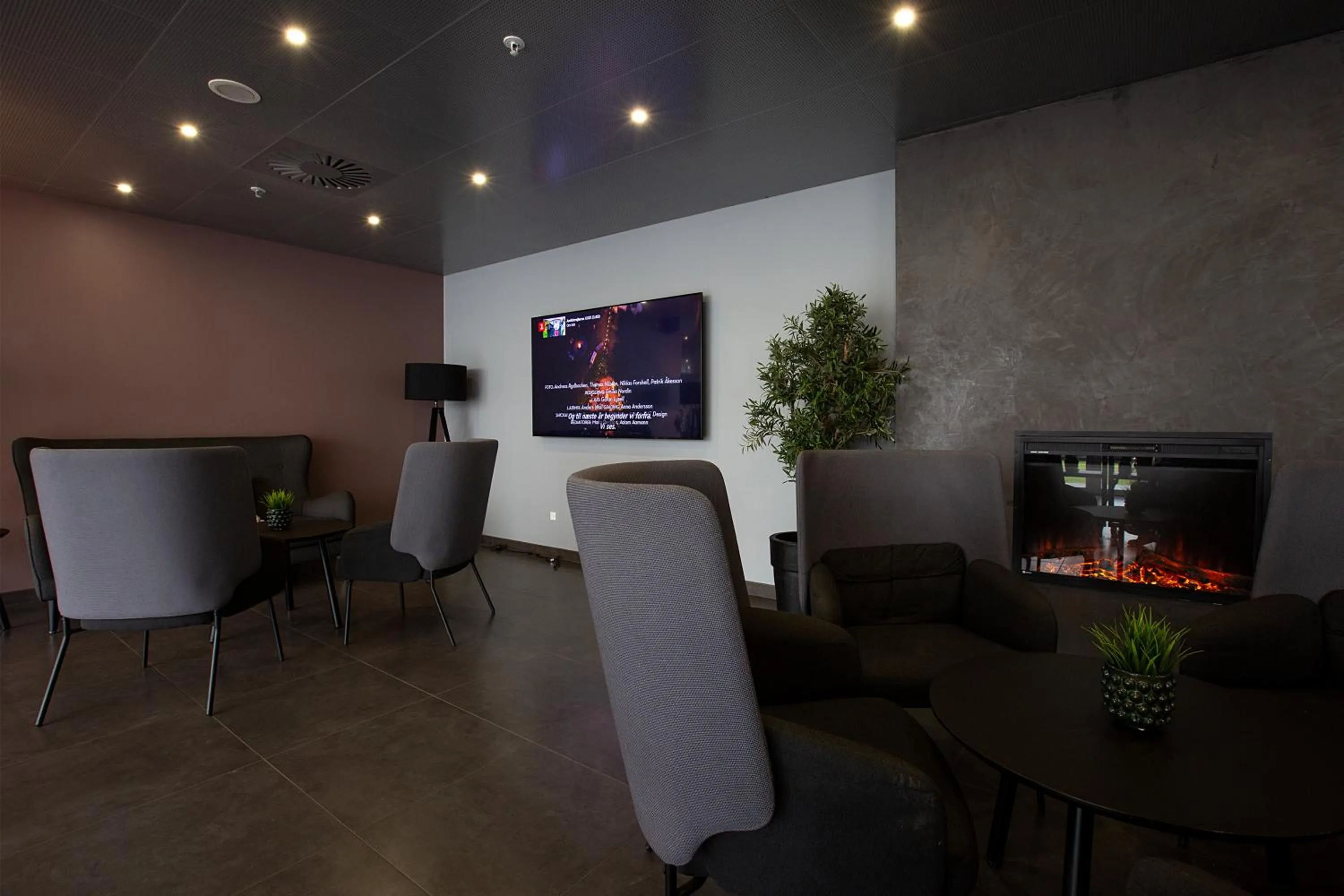 Communal lounge/ TV room in Cabinn Aarhus