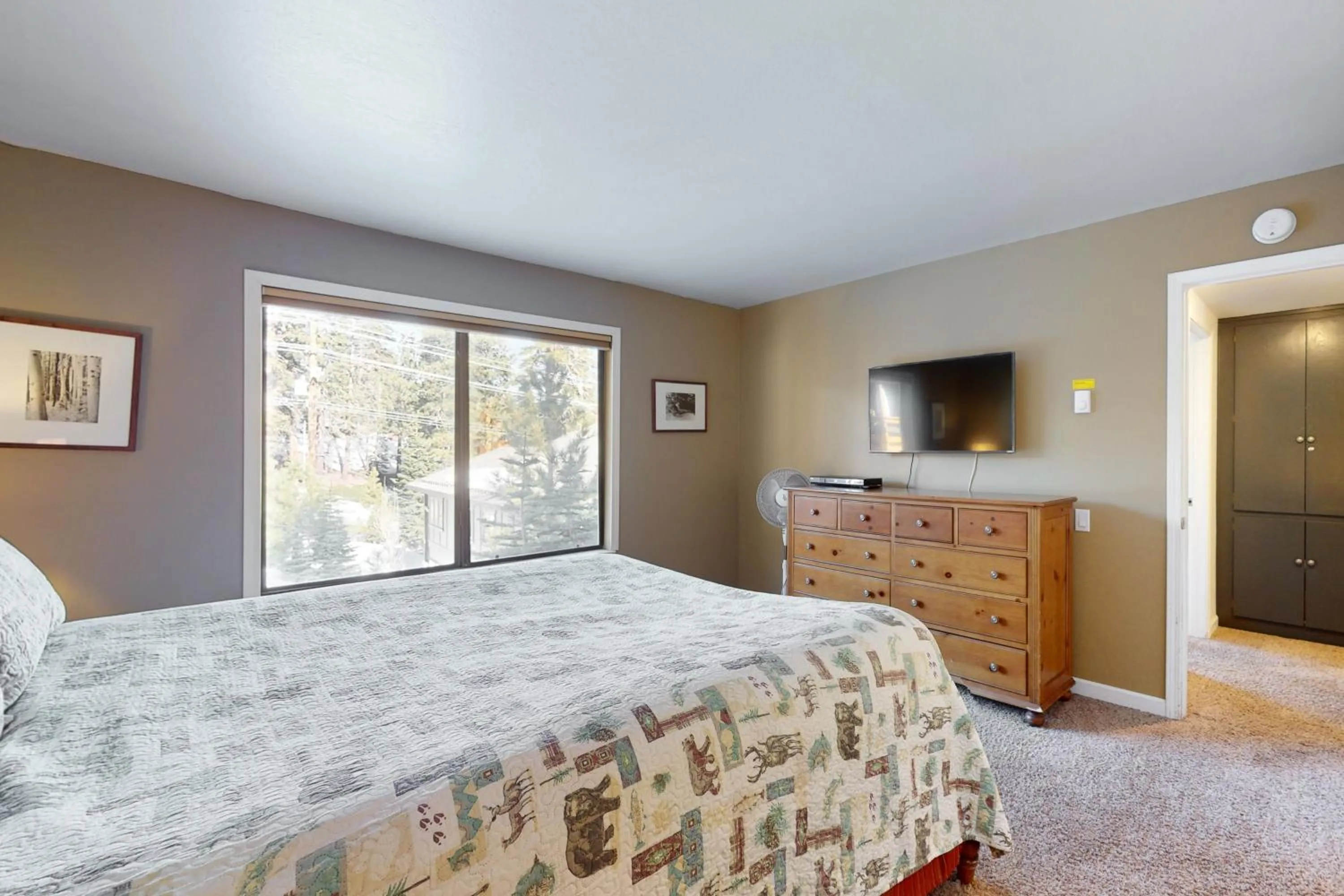 Bed in Discovery 4 162