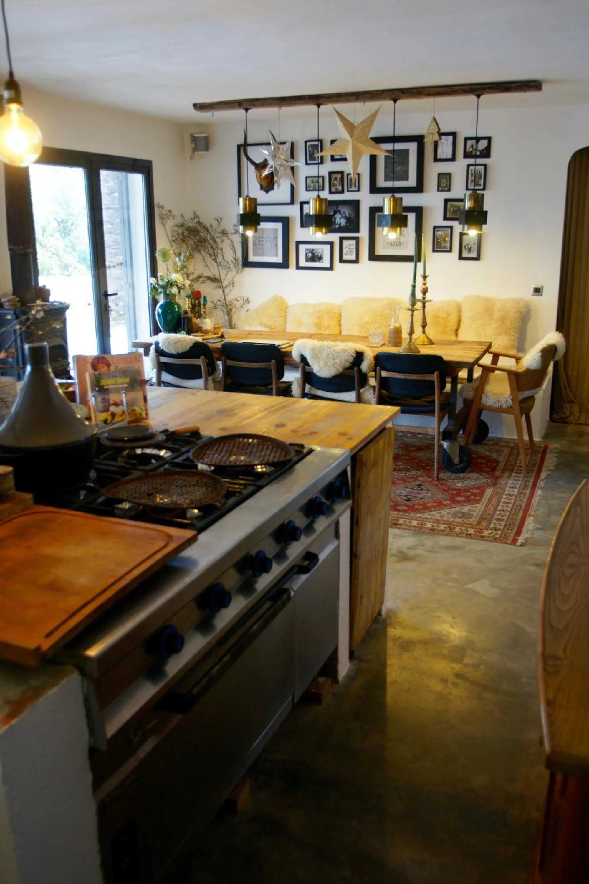 Communal kitchen in Finca Mil Estrellas